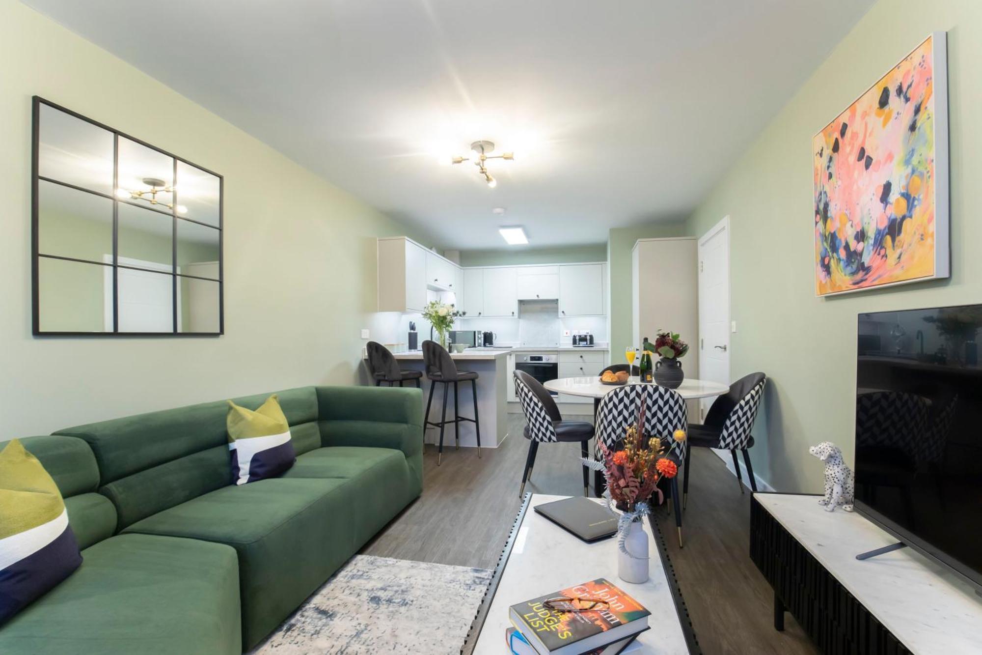 Elliot Oliver Apartment Cheltenham
