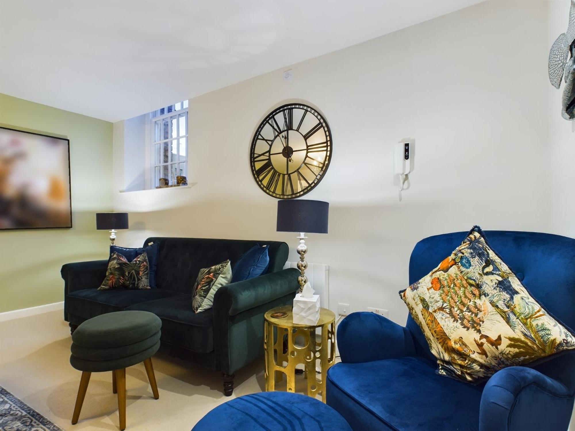 Modern Duplex Central Free Parking Wi-fi