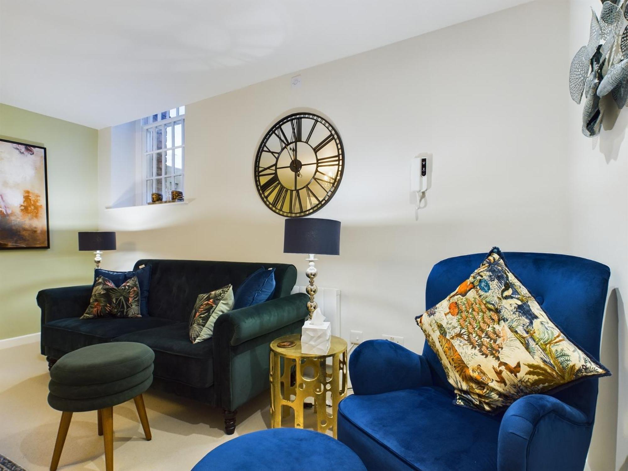 Modern Duplex Central Free Parking Wi-fi Apartment *