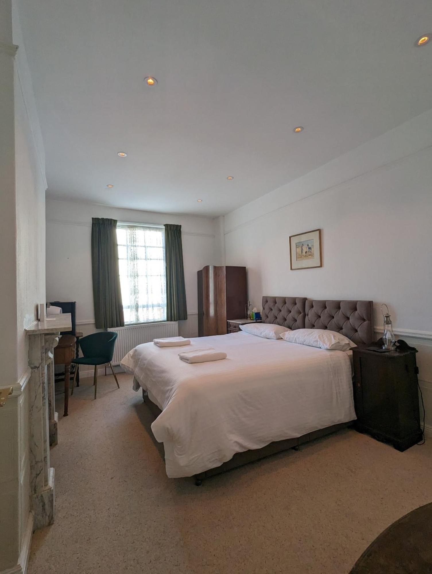 The Dulwich Guest house Cheltenham