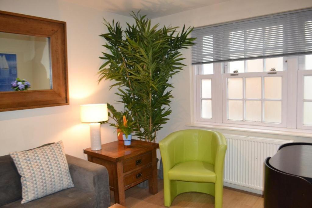 Entire In The Heart Of The Suffolks - Gl50 * Cheltenham