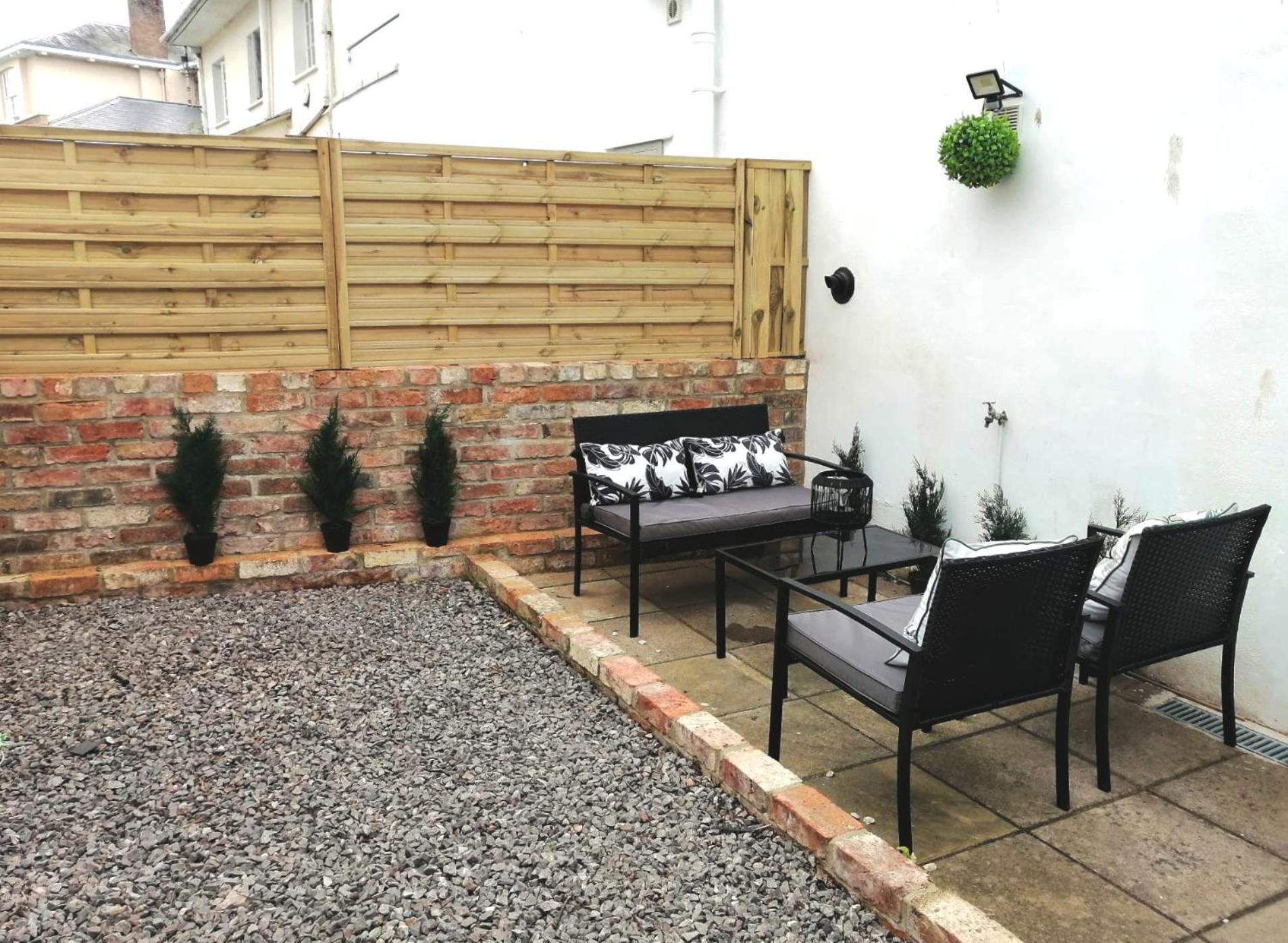 Lansdown 2br Old Coach House Near Town Centre - Retro Charm & Cozy Vibes By Suitely Apartment *