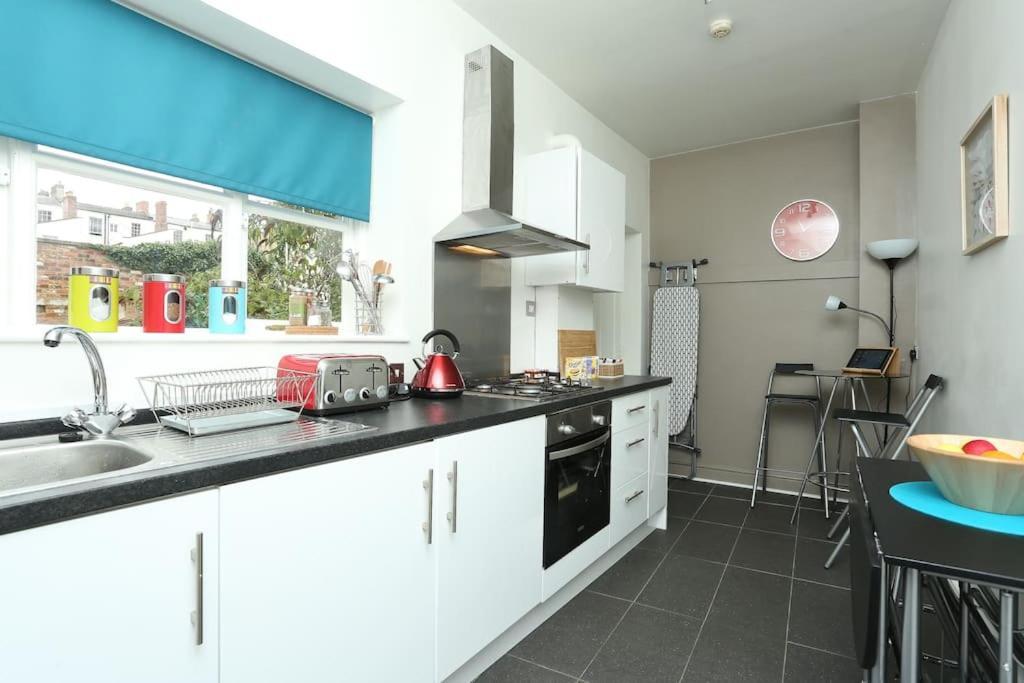 Apartment In The Heart Of Cheltenham/ Parking Cheltenham