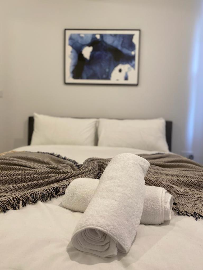 The Grove King Bed Wi-fi Ev Charger Apartment *