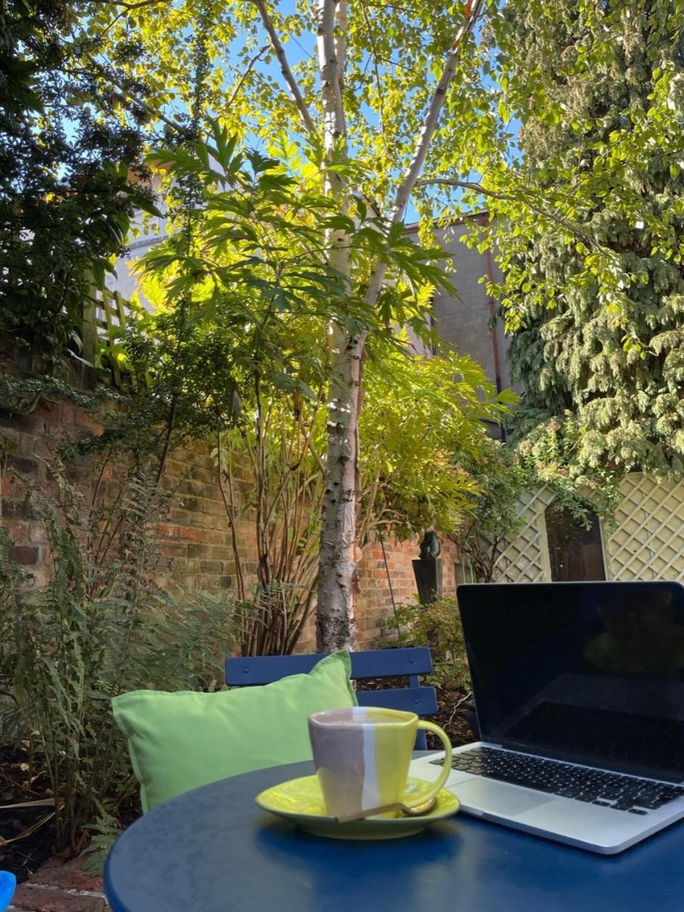 Town Centre Garden Retreat * Cheltenham