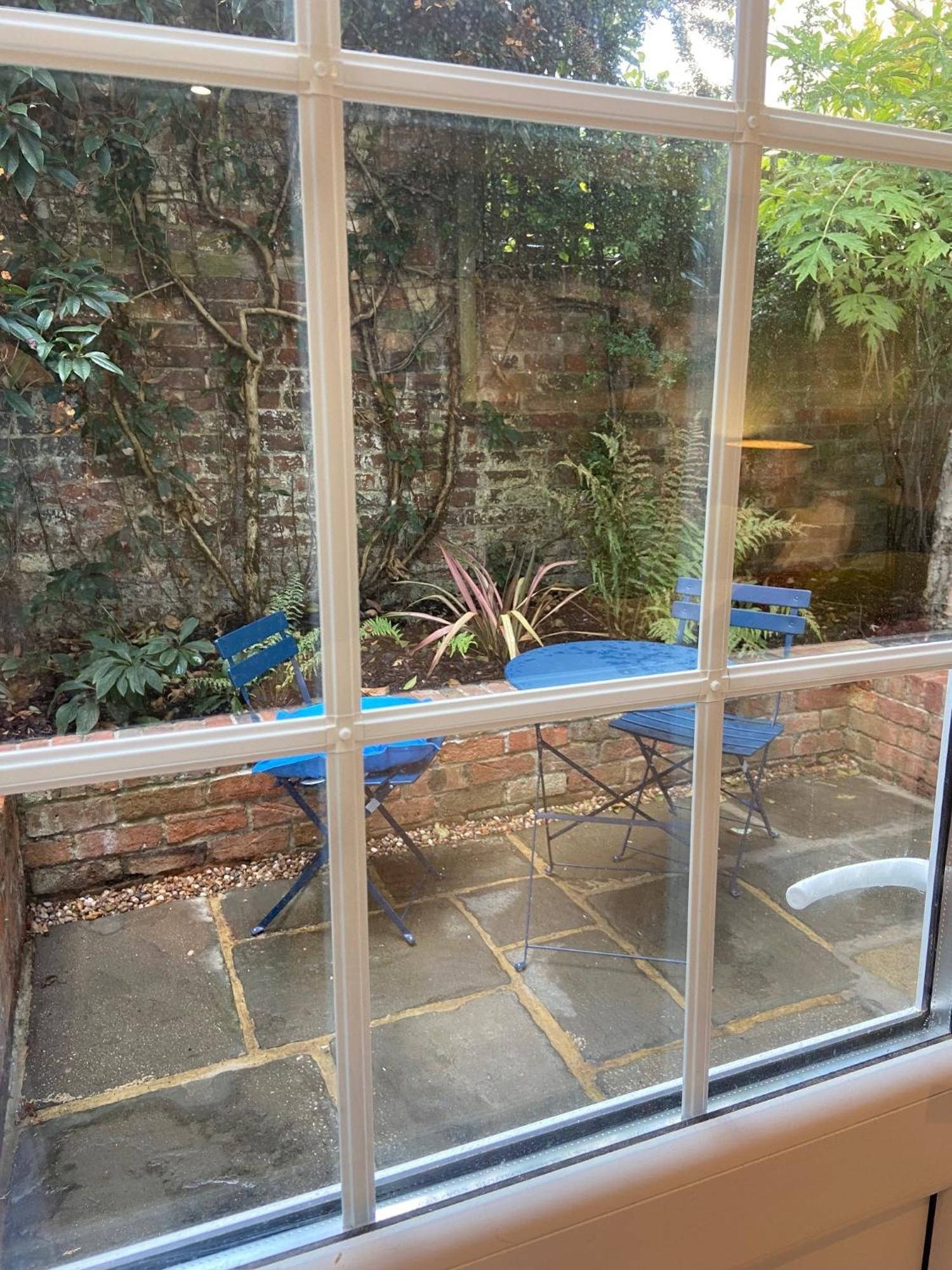 Town Centre Garden Retreat Apartment Cheltenham