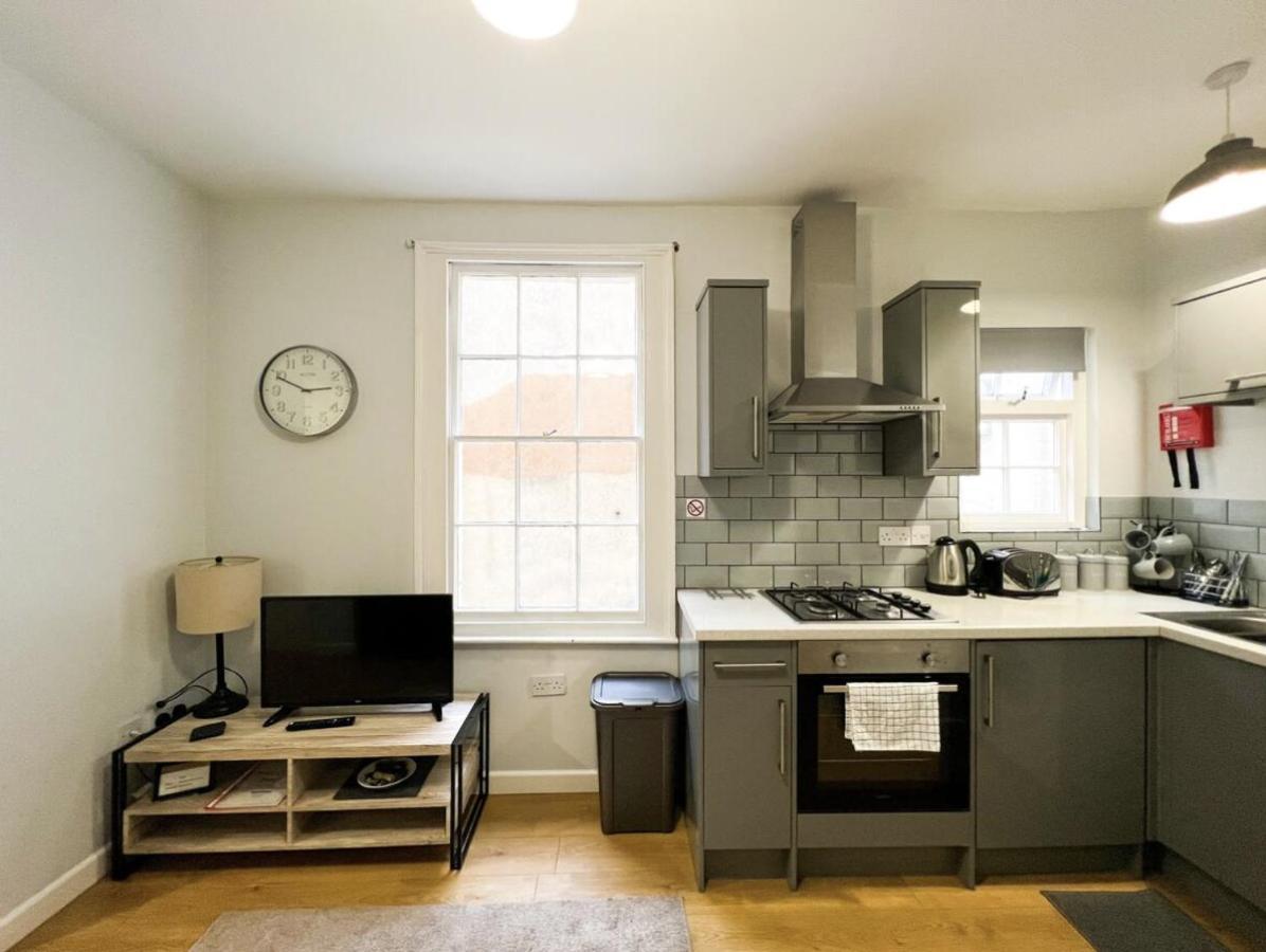 Suitely Berkeley 2 Apartment Cheltenham