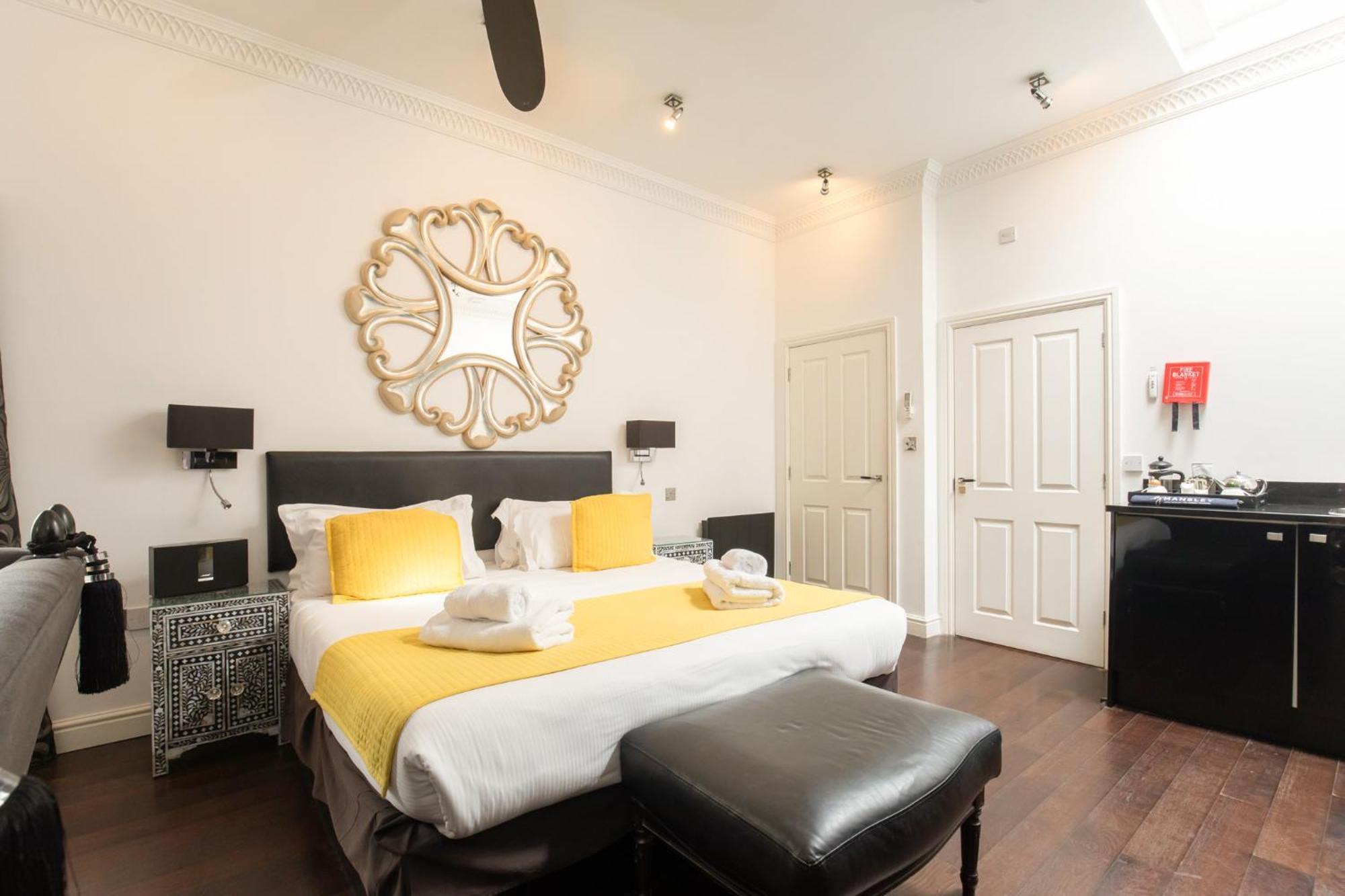 Strozzi Palace By Mansley