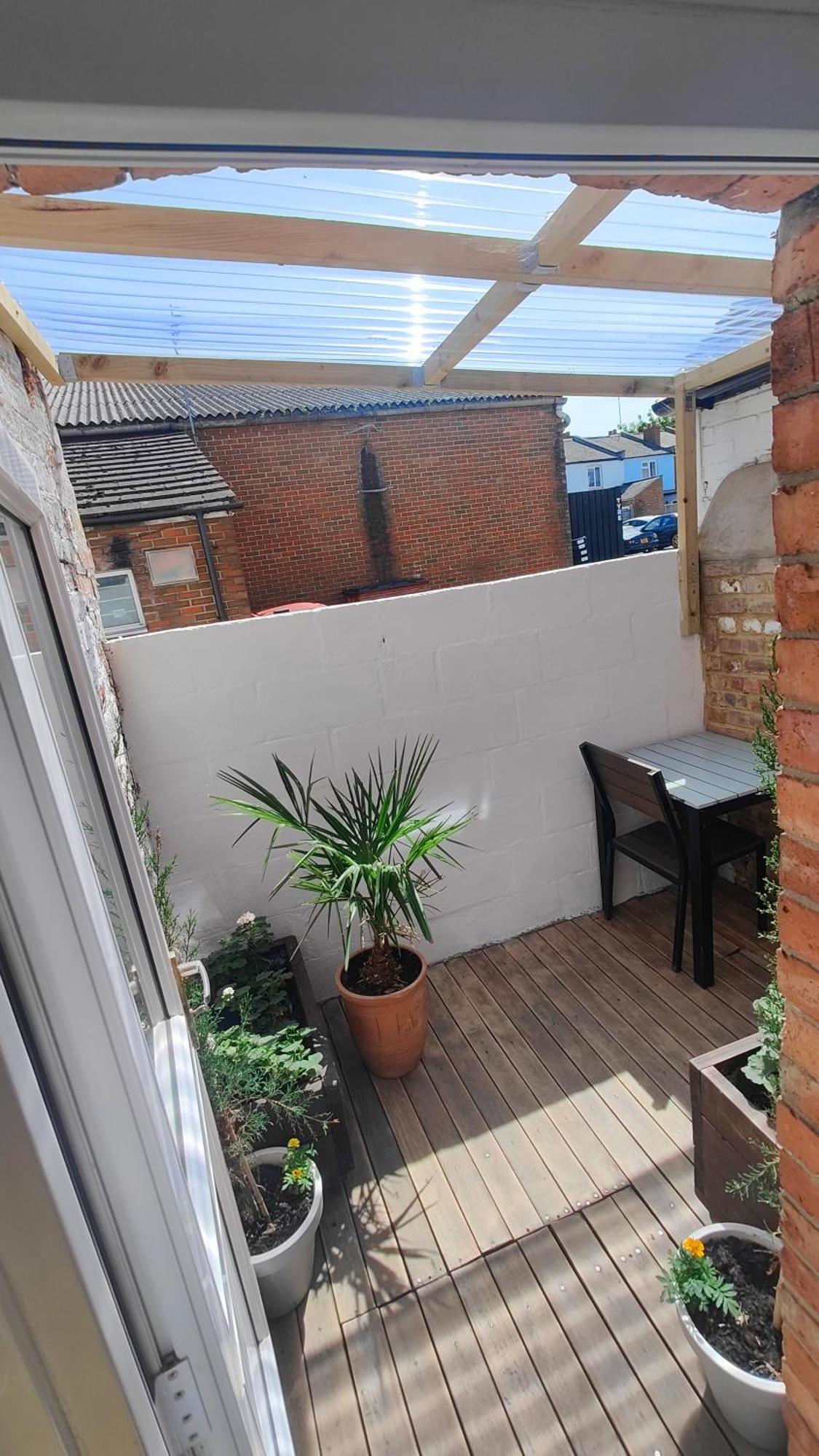 Town Centre House With Free Parking Apartment *