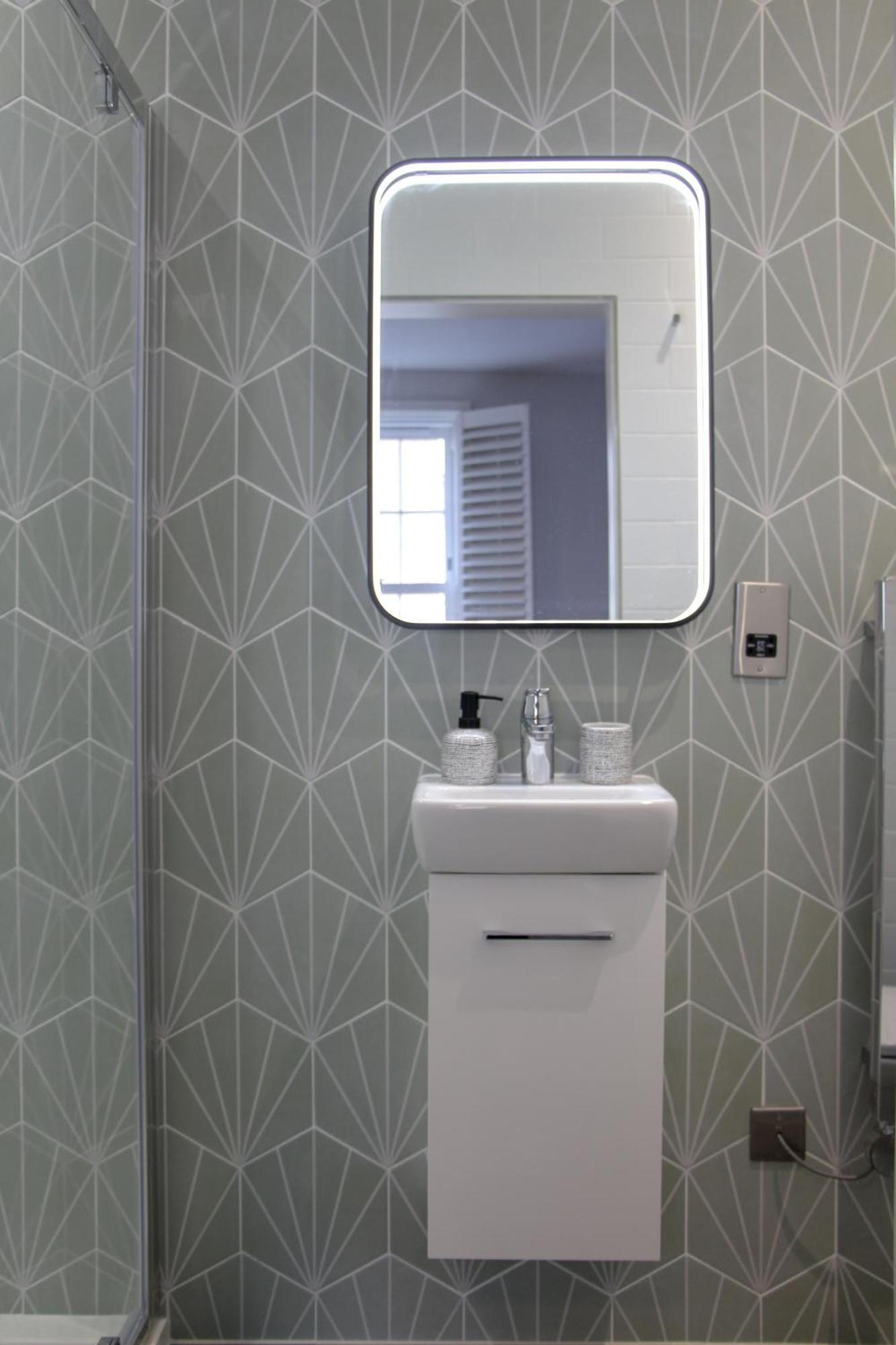 Apartment New, Luxury In Town Centre Cheltenham
