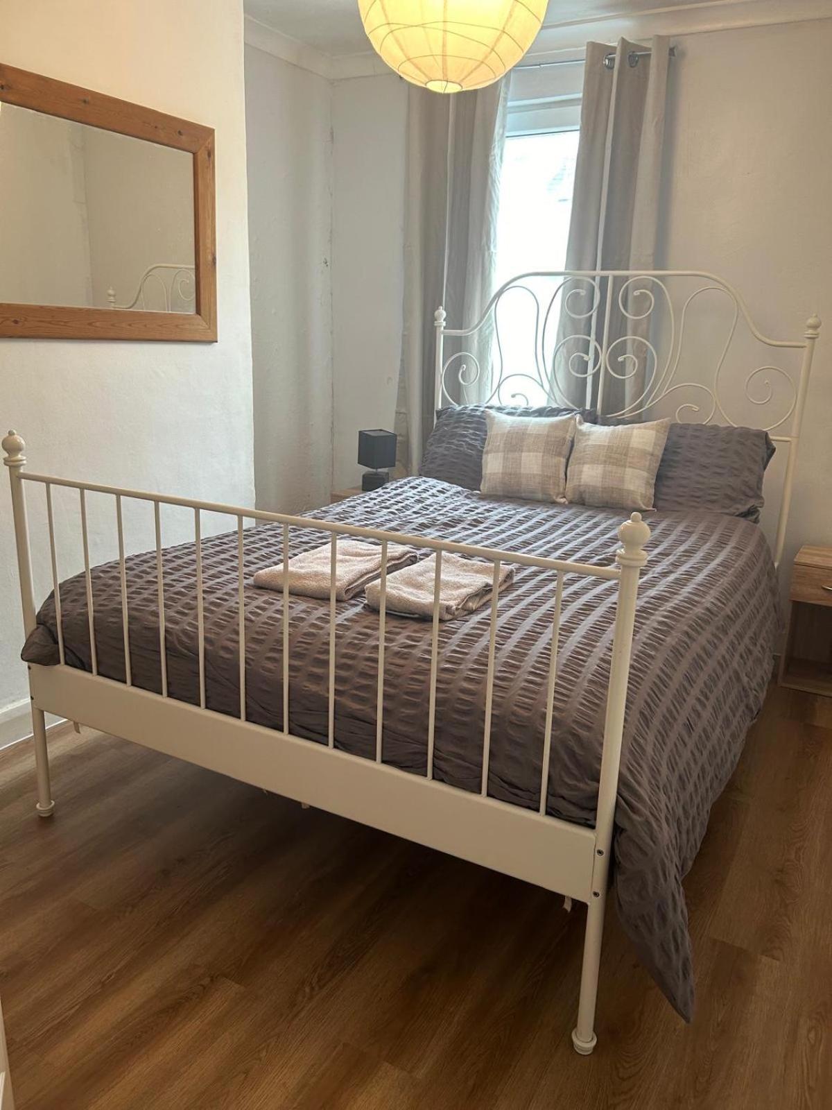 House - Sleeps 4/pet Friendly * Cheltenham