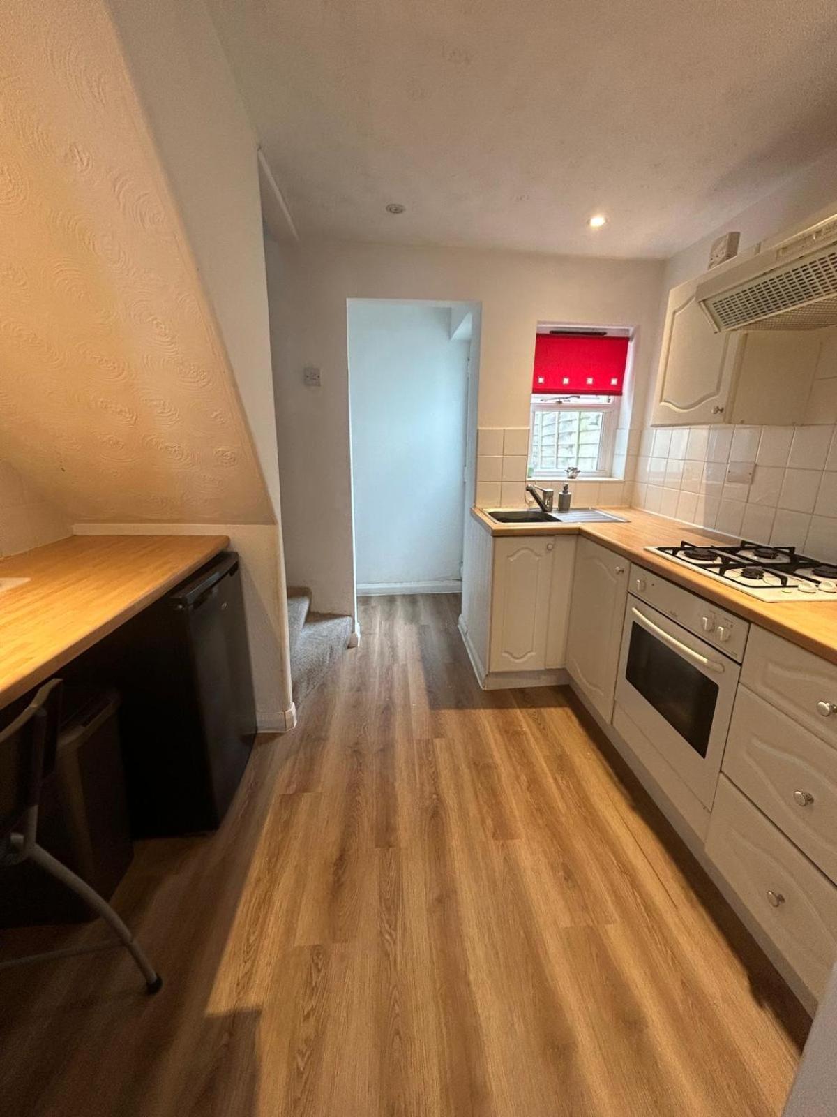 House - Sleeps 4/pet Friendly Holiday home