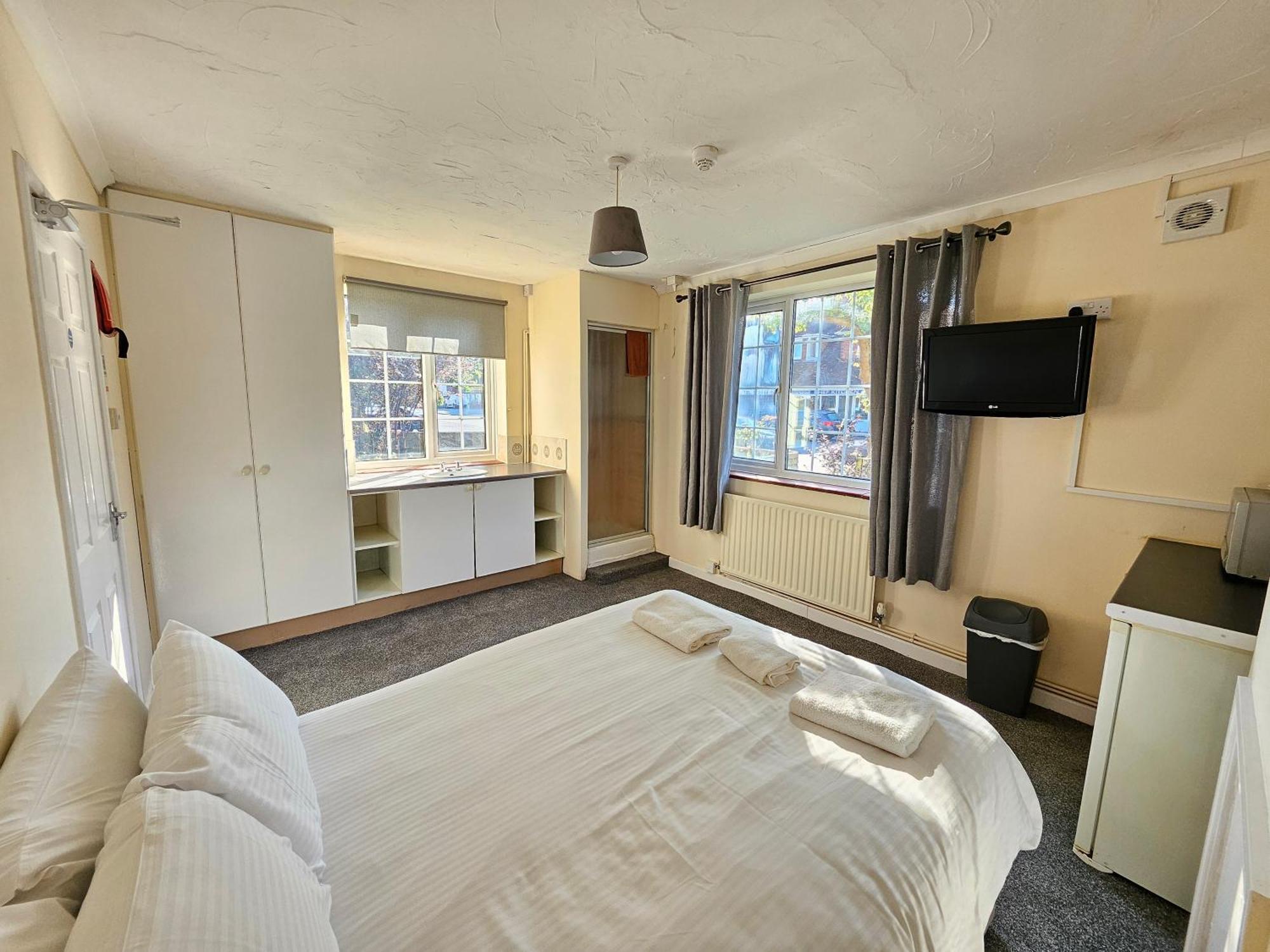 Guest house 87 Tennyson Road *