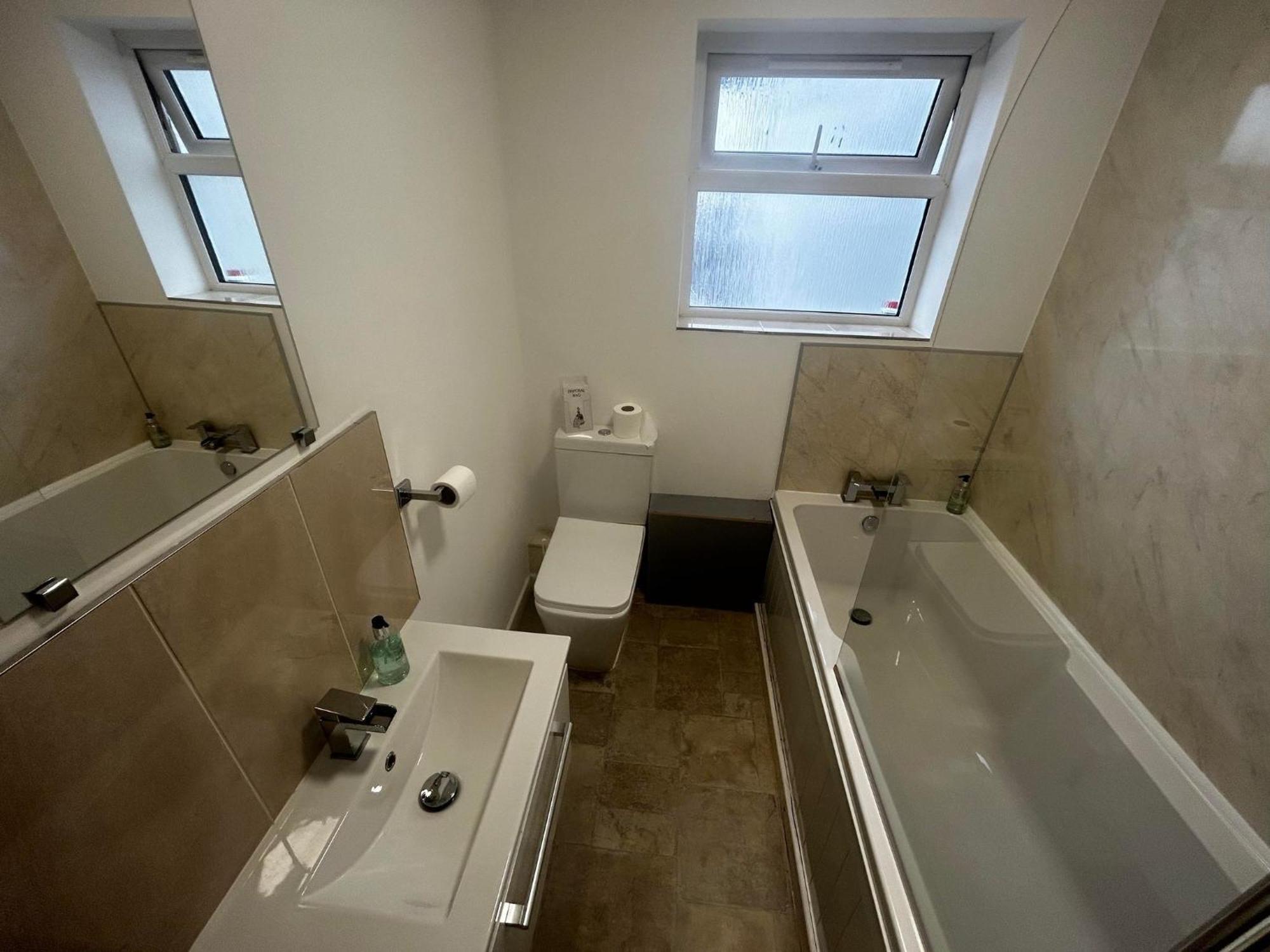 The London 3*