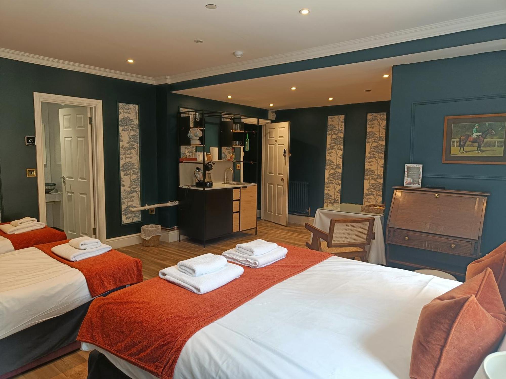 On The Prom 4* Cheltenham