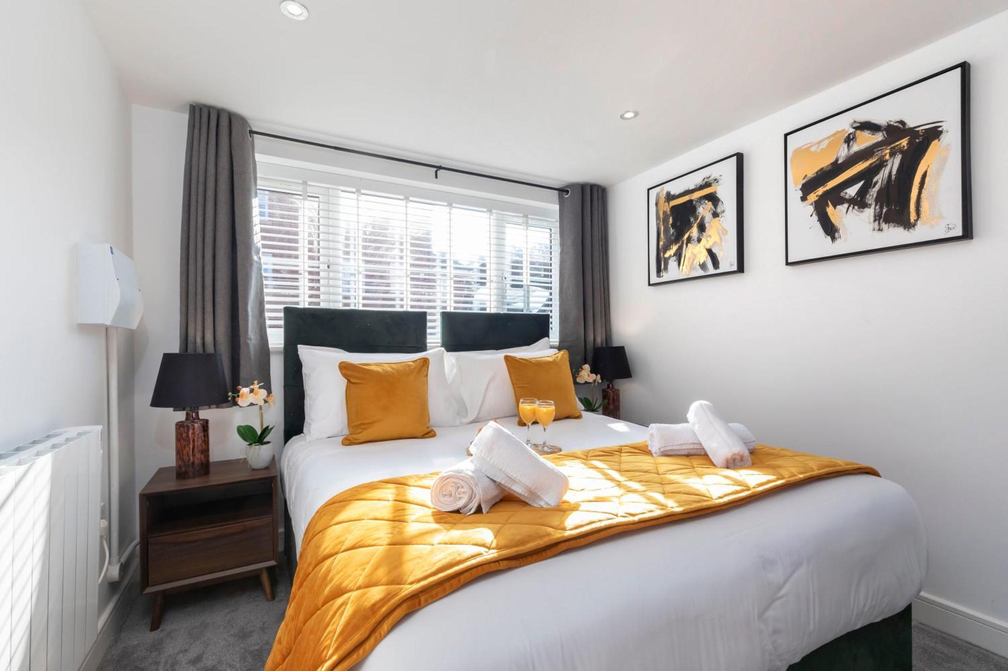 Private & Modern Close To Town Cheltenham