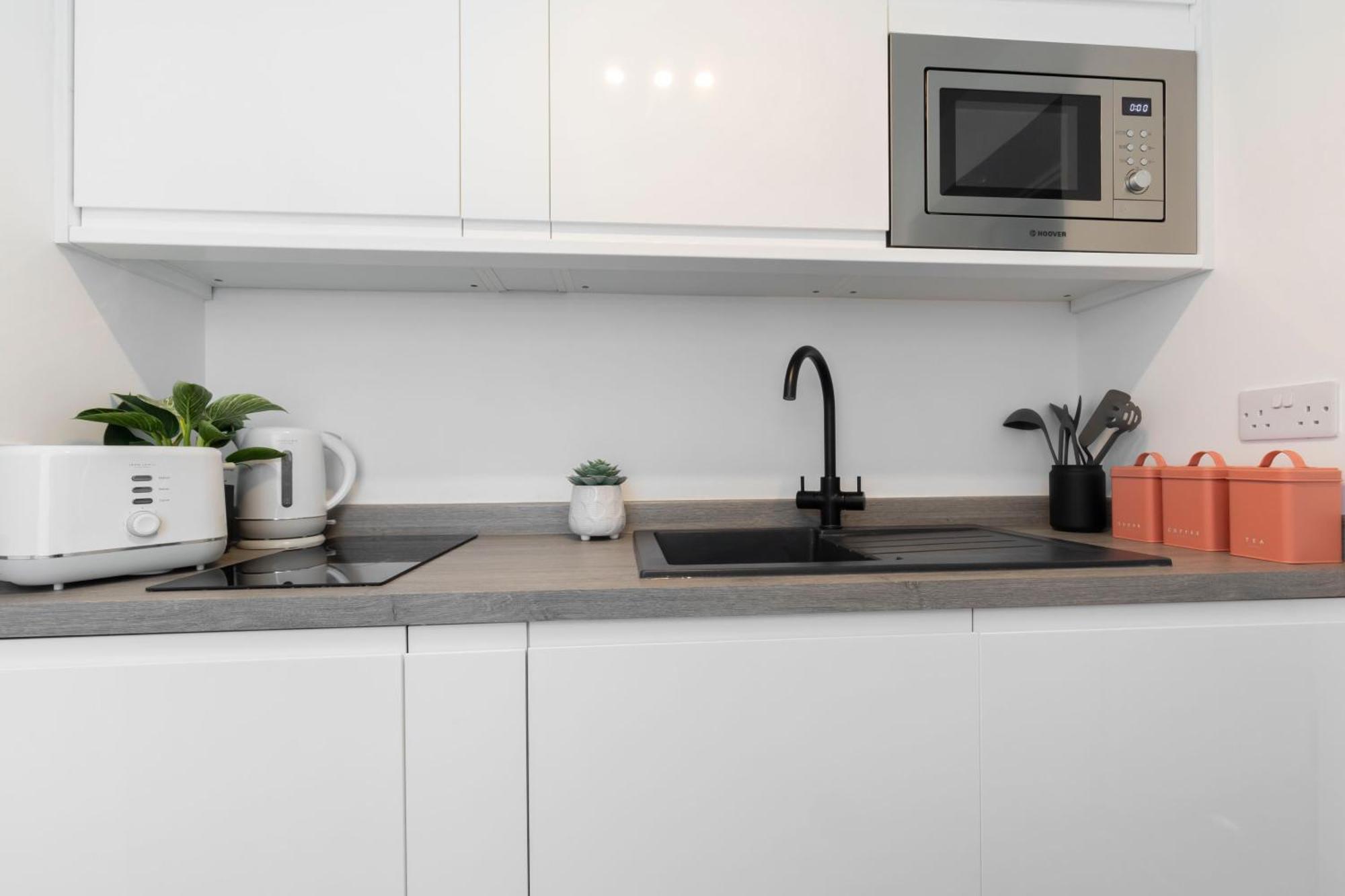 Apartment Private & Modern Close To Town Cheltenham
