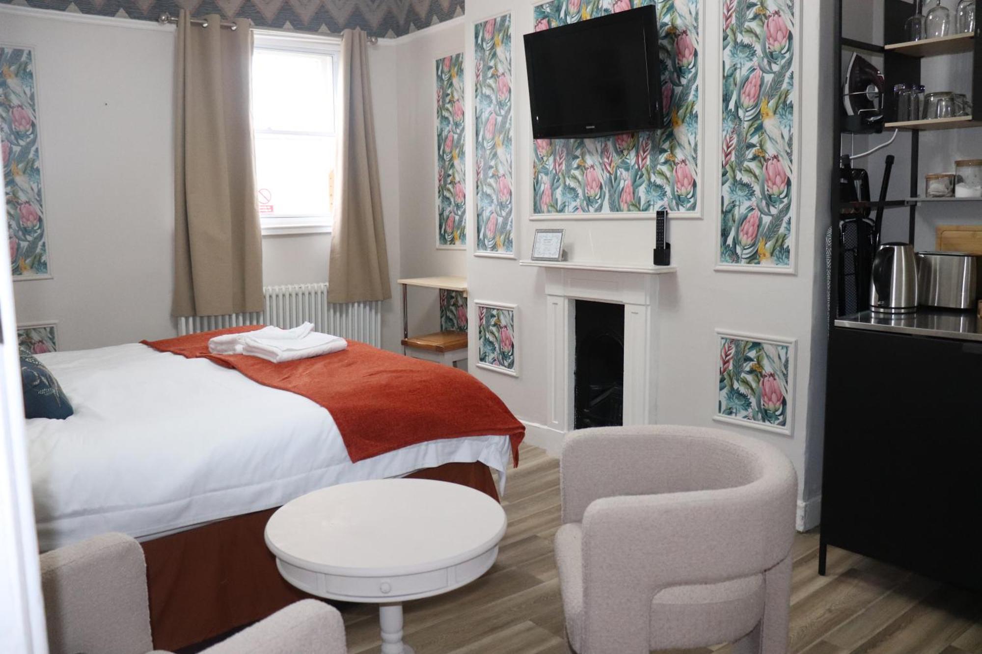 On The Prom 4* Cheltenham