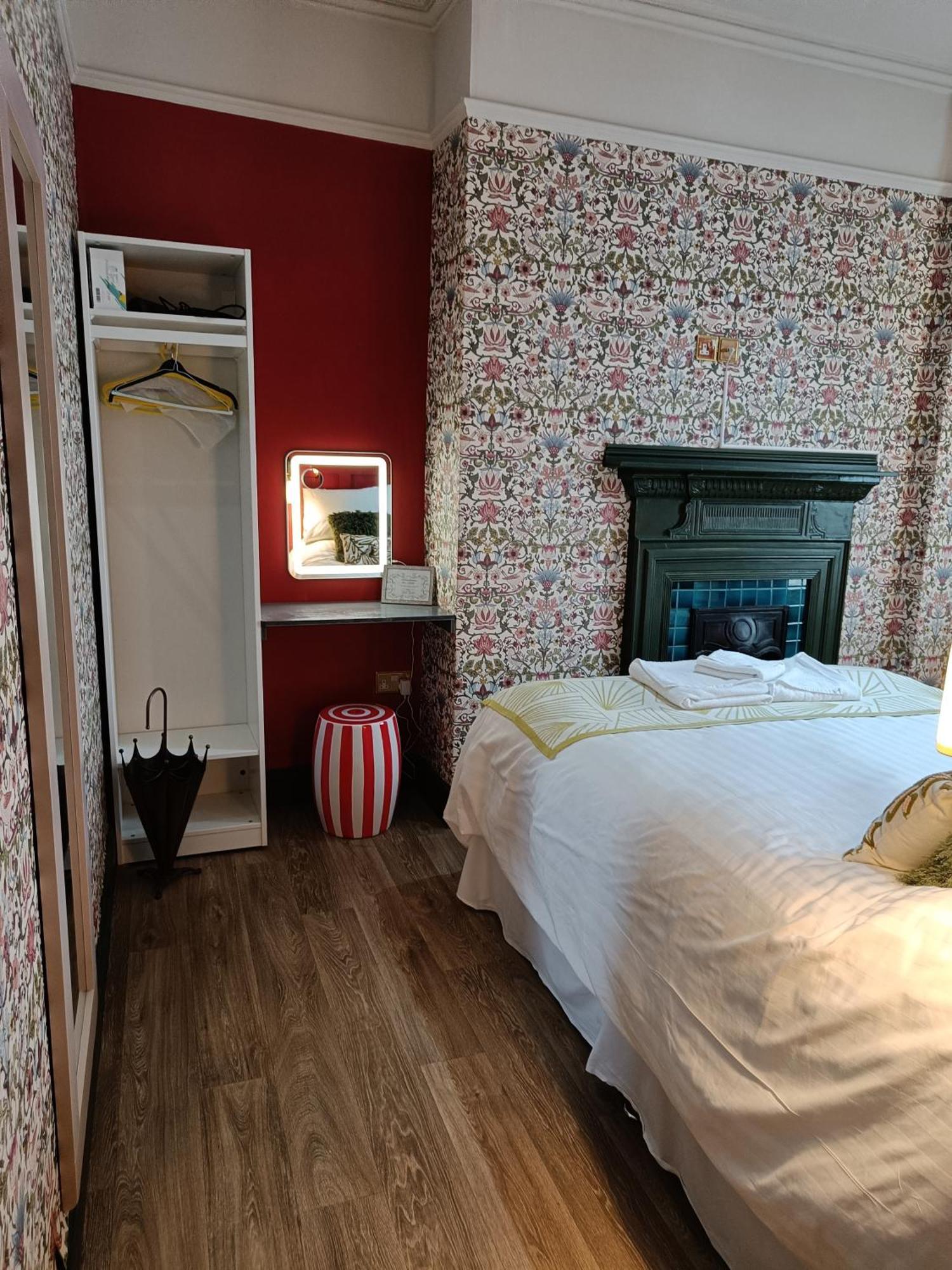 On The Prom Hotel 4*