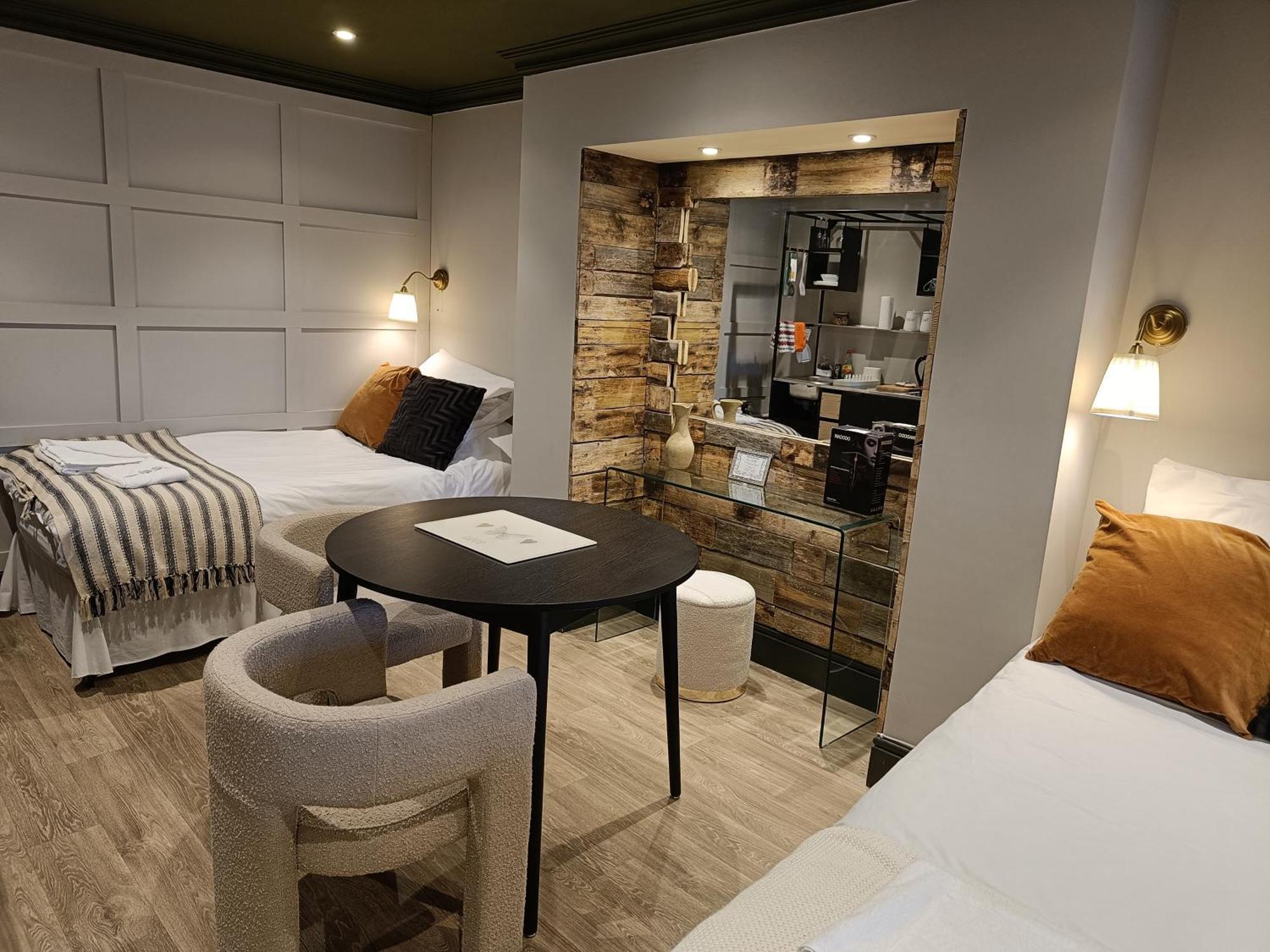 Hotel On The Prom 4*