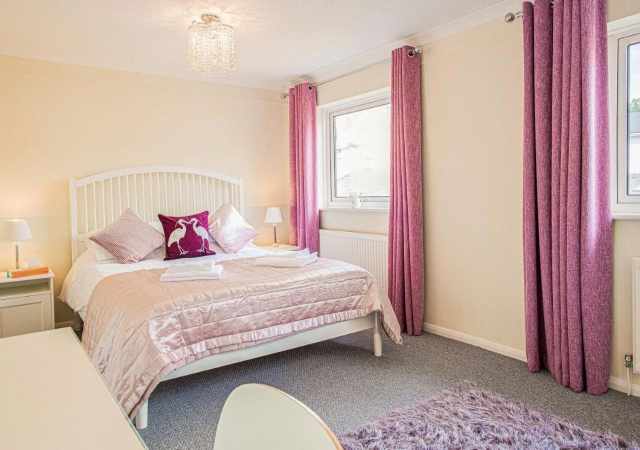 2 Bed House W/ Garden And Free Parking! Cheltenham