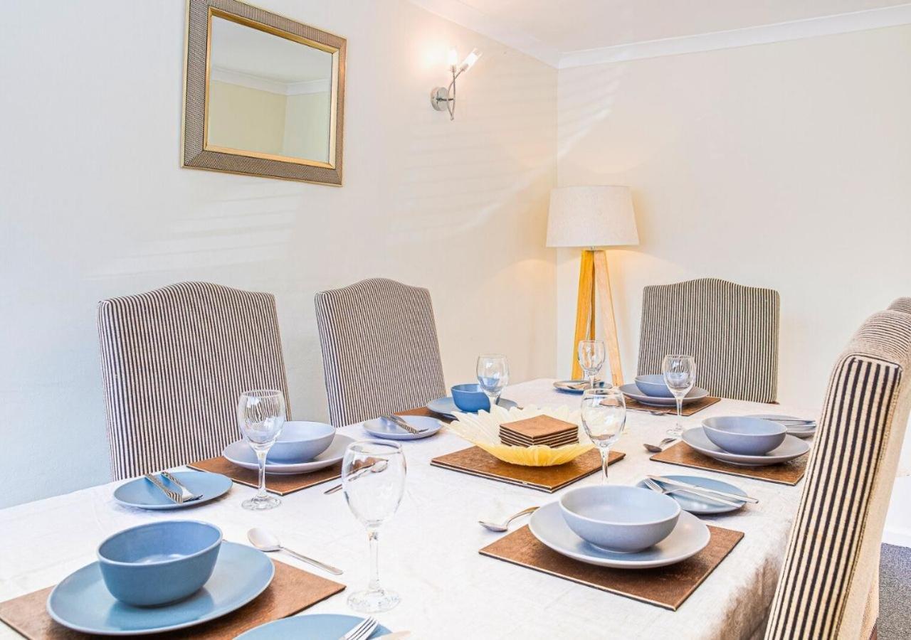 2 Bed House W/ Garden And Free Parking! *