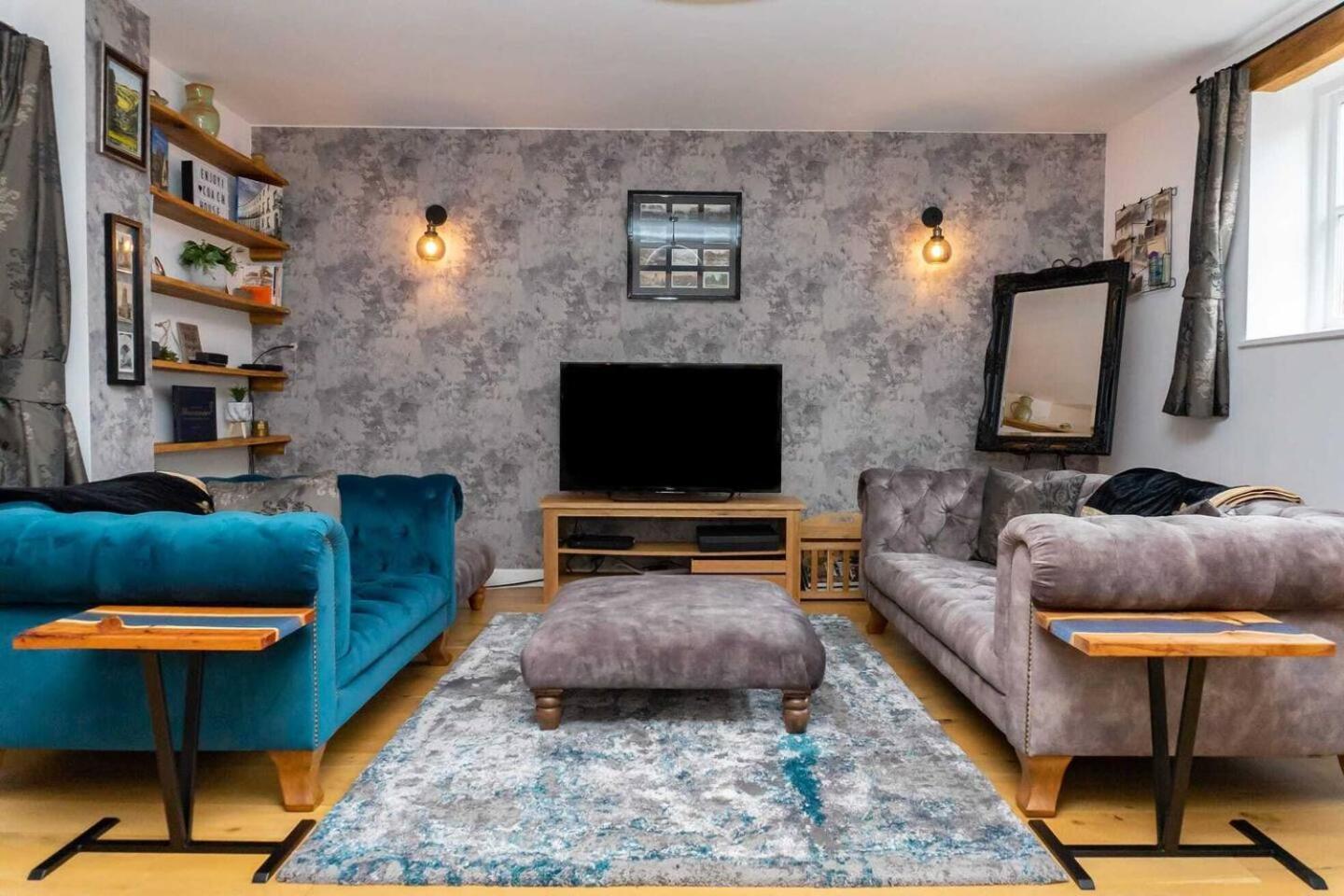 Luxury -chelt Walking-2bed-long Stays-parking Holiday home *