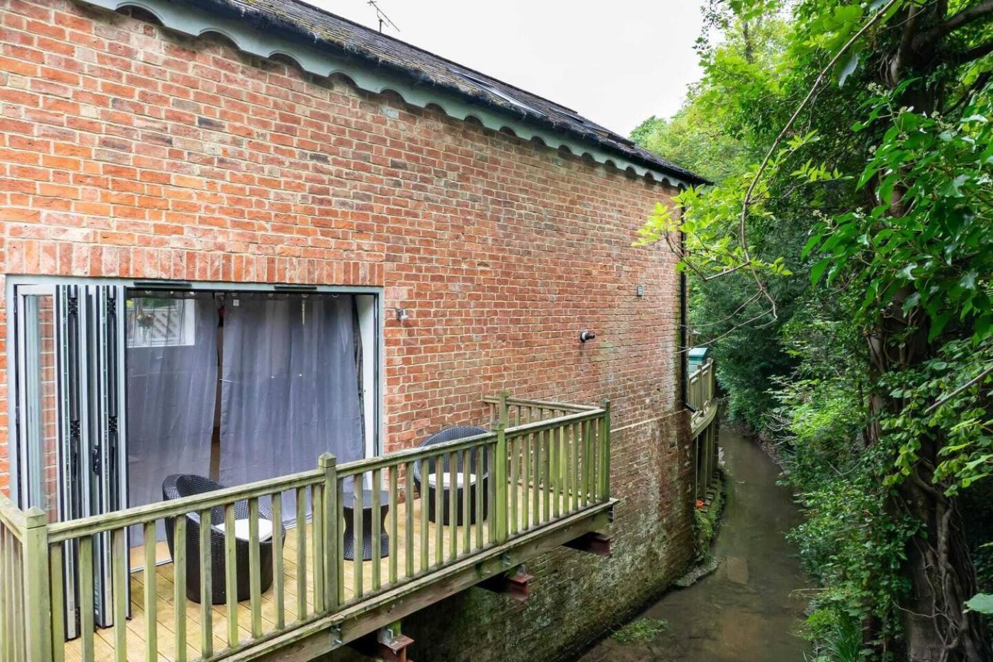 Luxury -chelt Walking-2bed-long Stays-parking Holiday home *