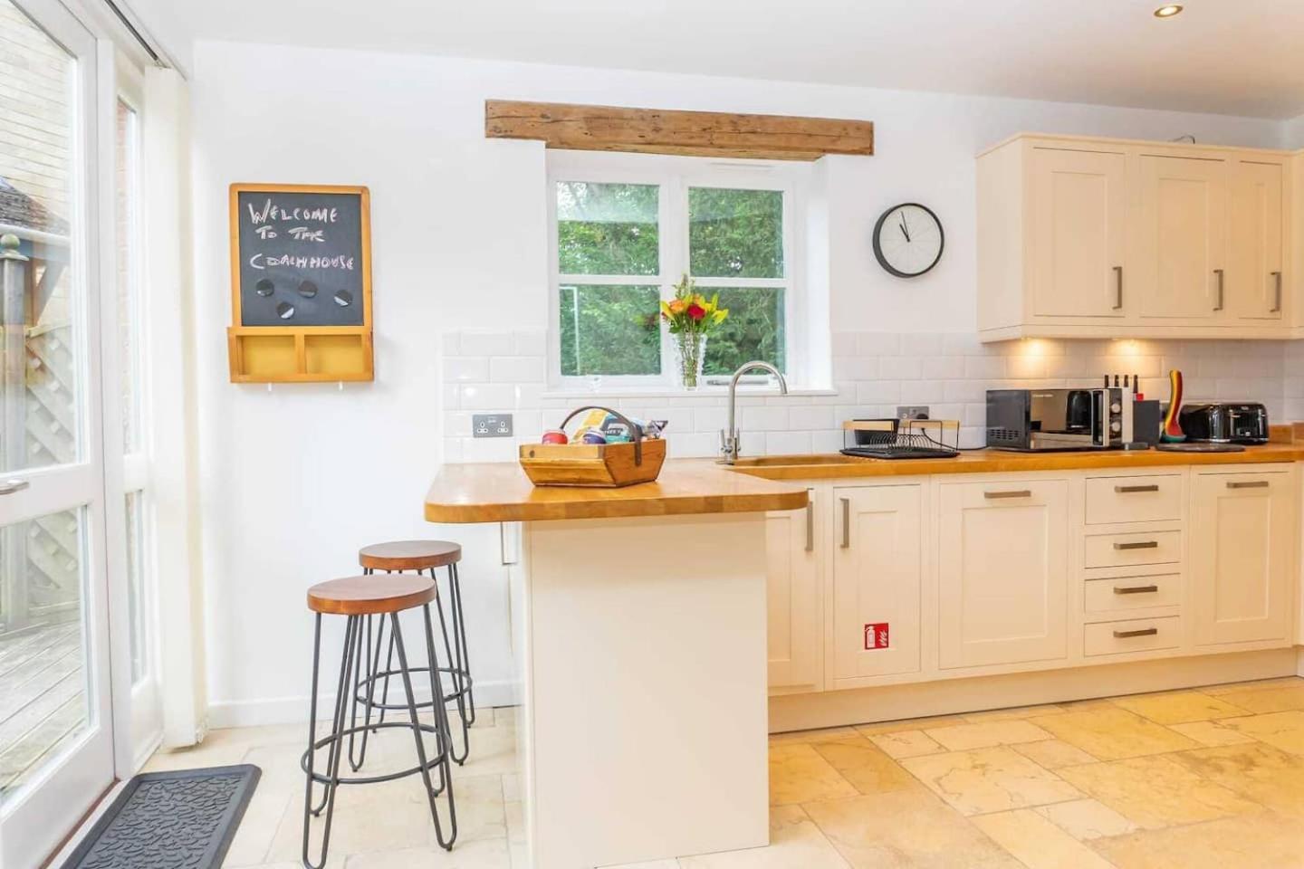Luxury -chelt Walking-2bed-long Stays-parking Holiday home Cheltenham