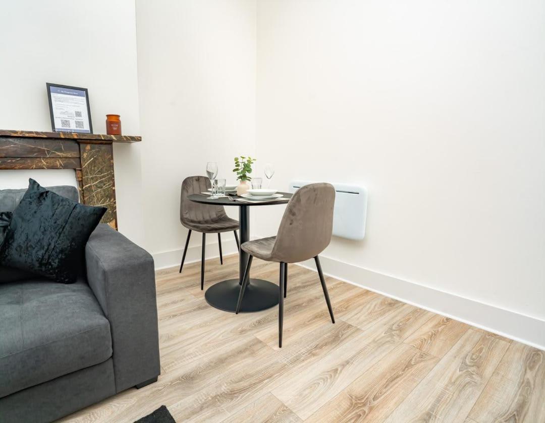 Cosy 1 Bedroom In Centre *