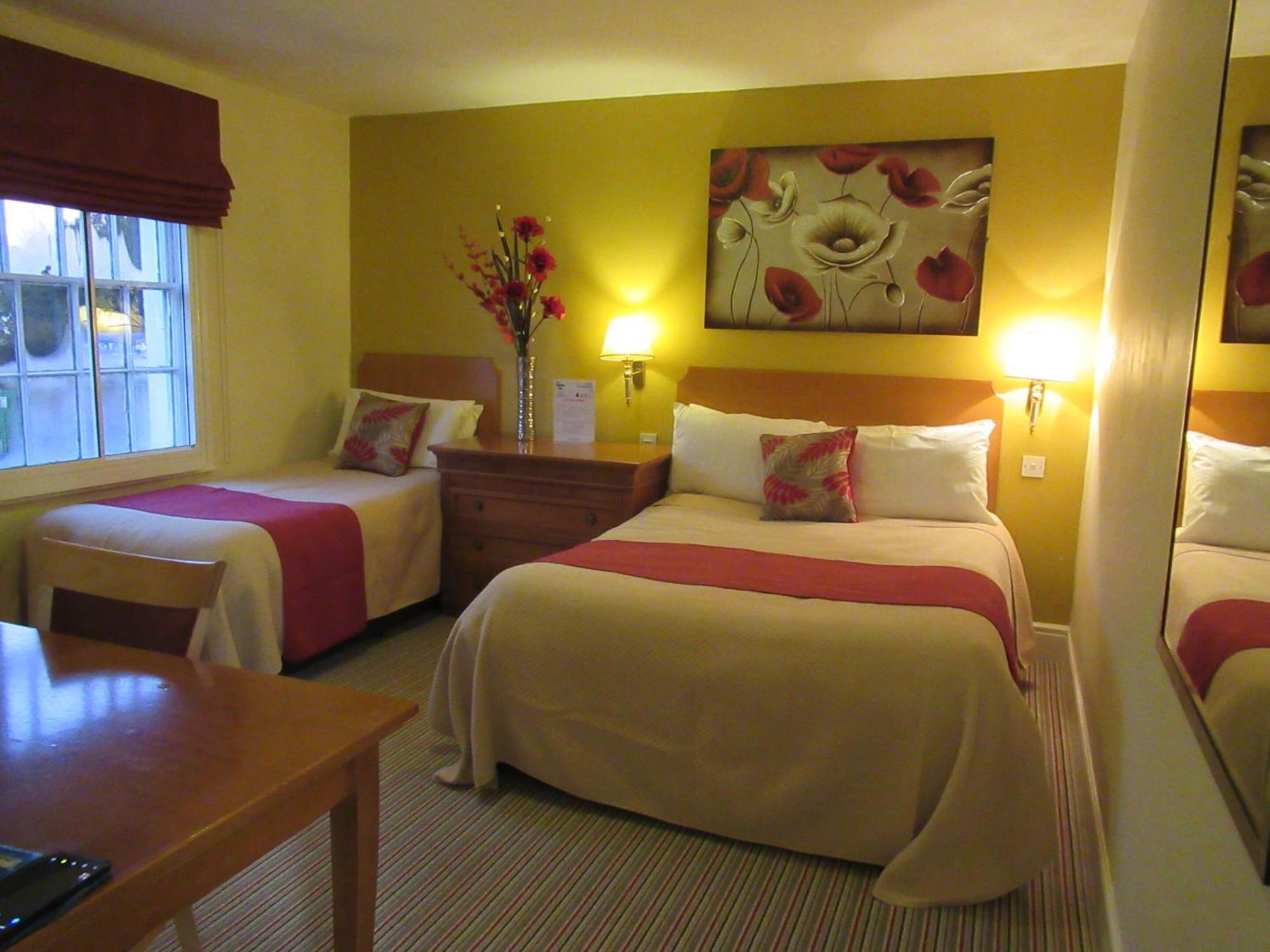 The London 3*