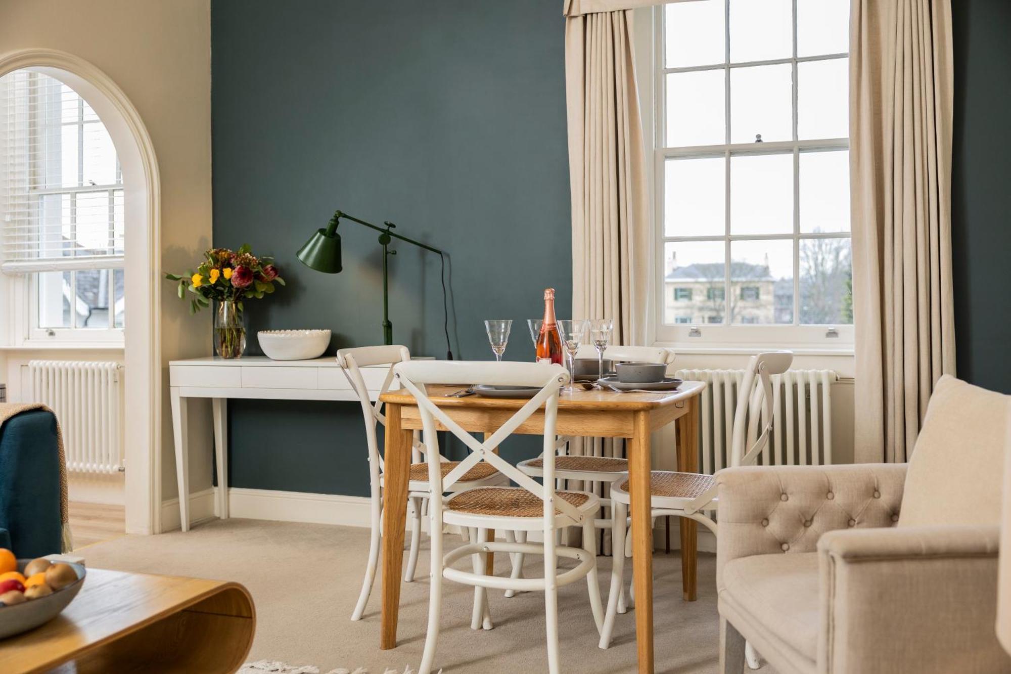 Wolcote House Apartment