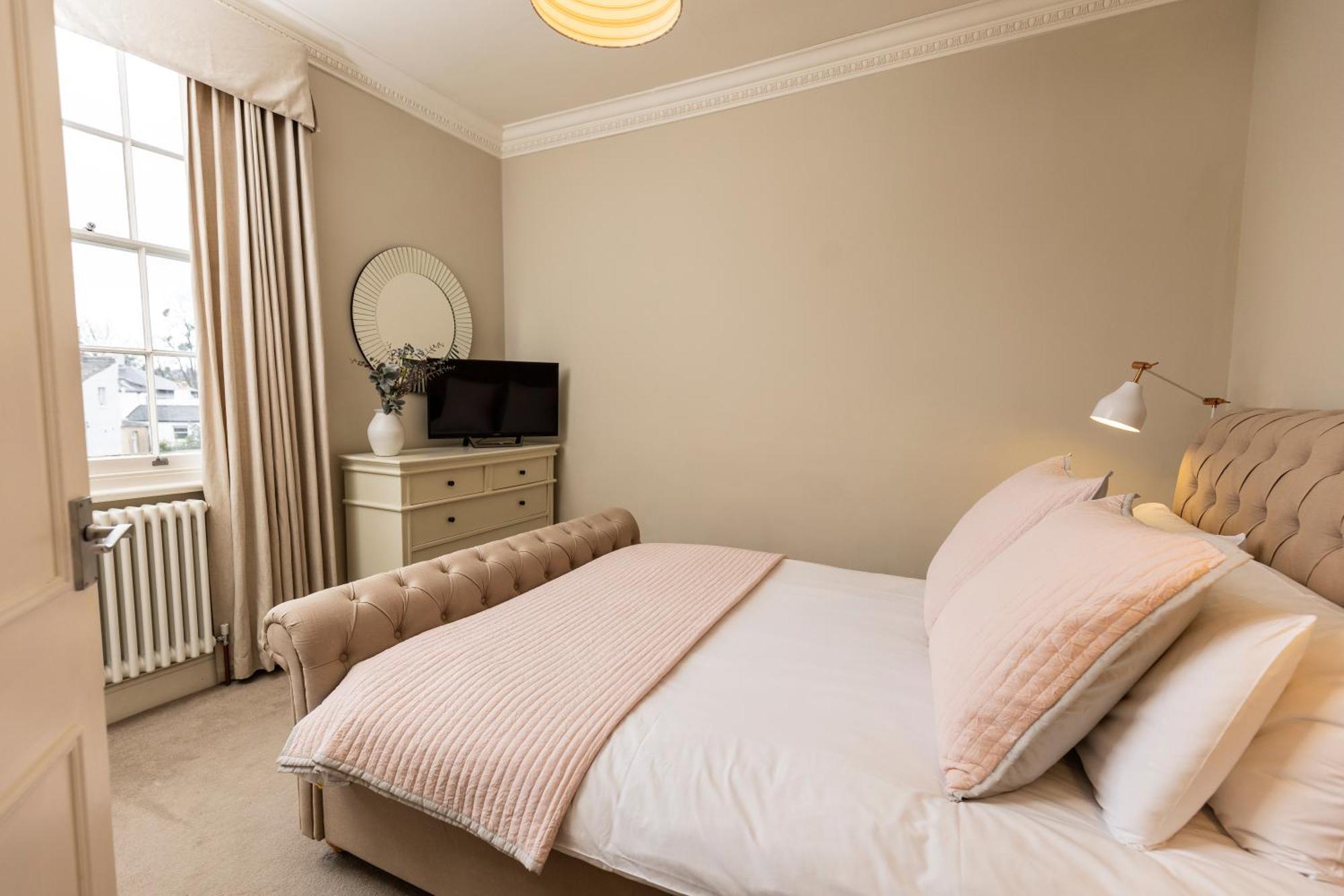 Wolcote House Apartment *