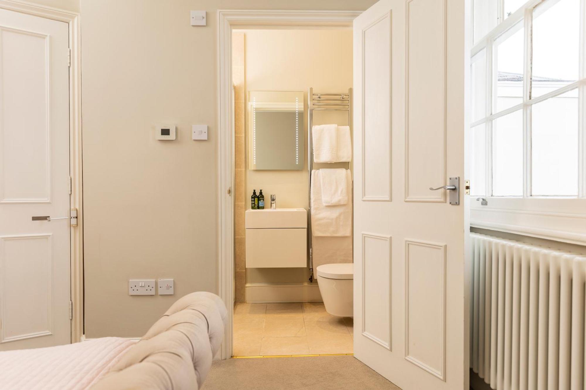 Wolcote House Apartment