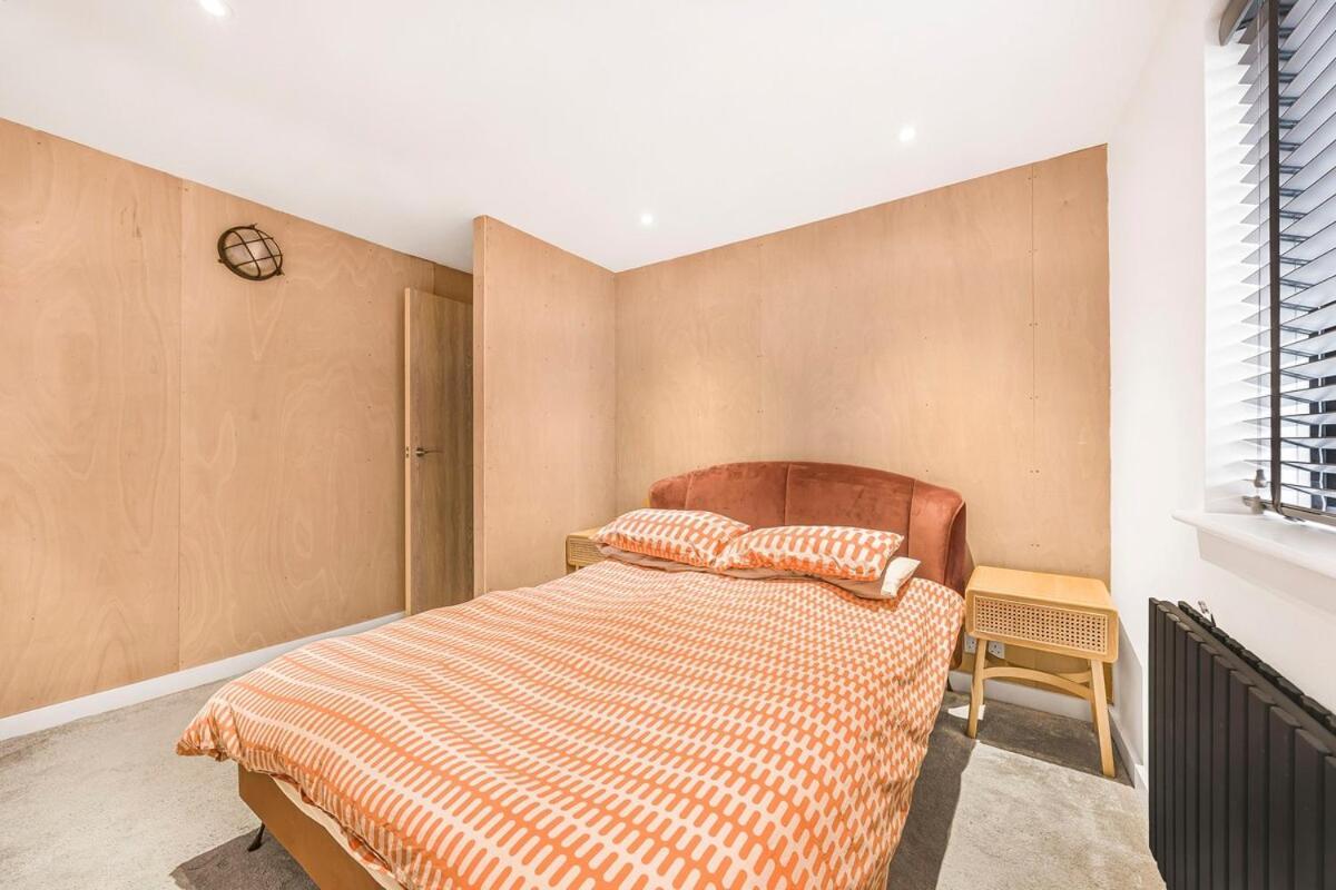 Quaint Mews House In Tivoli Holiday home