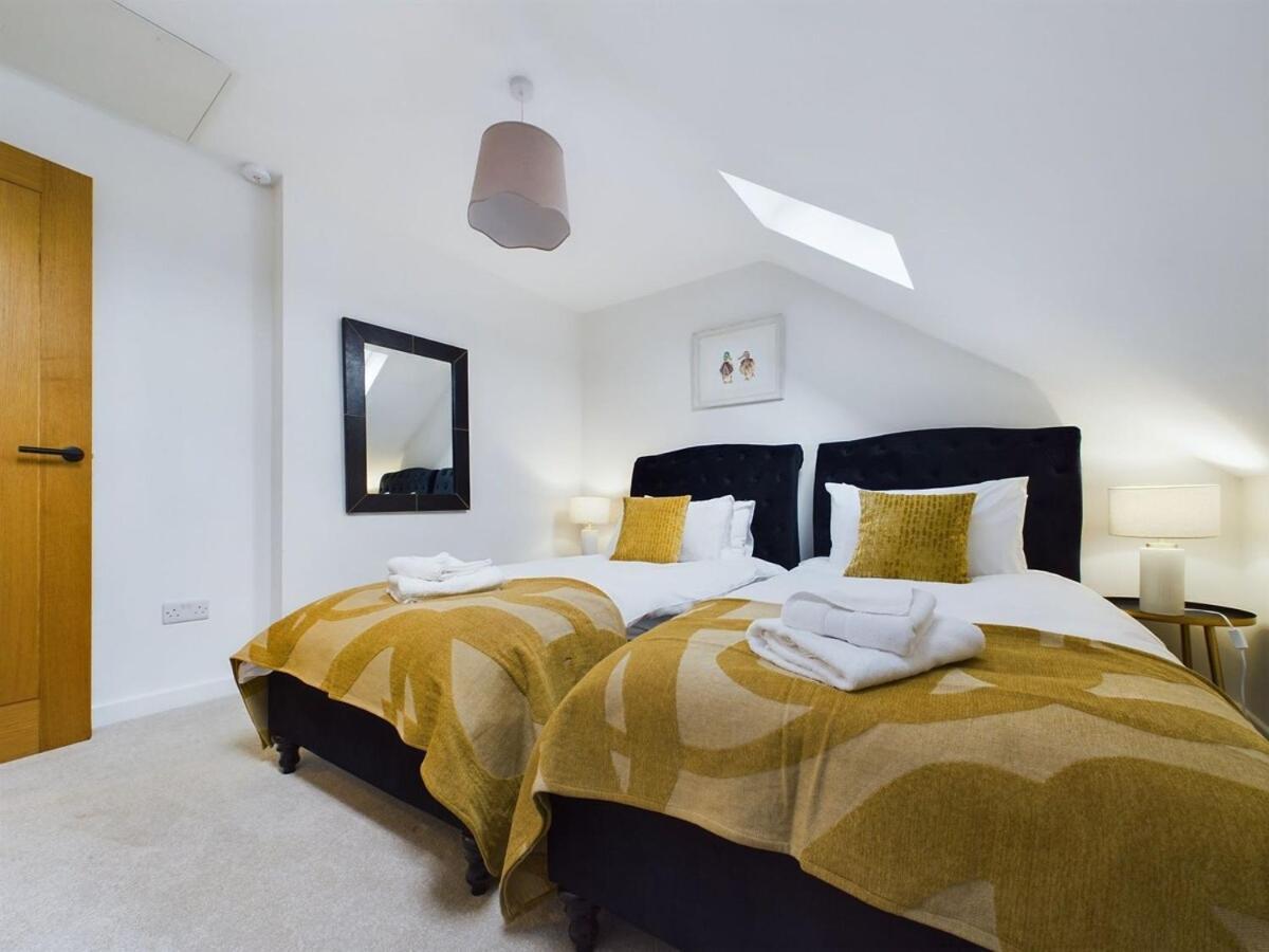 Luxury Town Centre 2-bed Chapel Conversion With Private Parking *