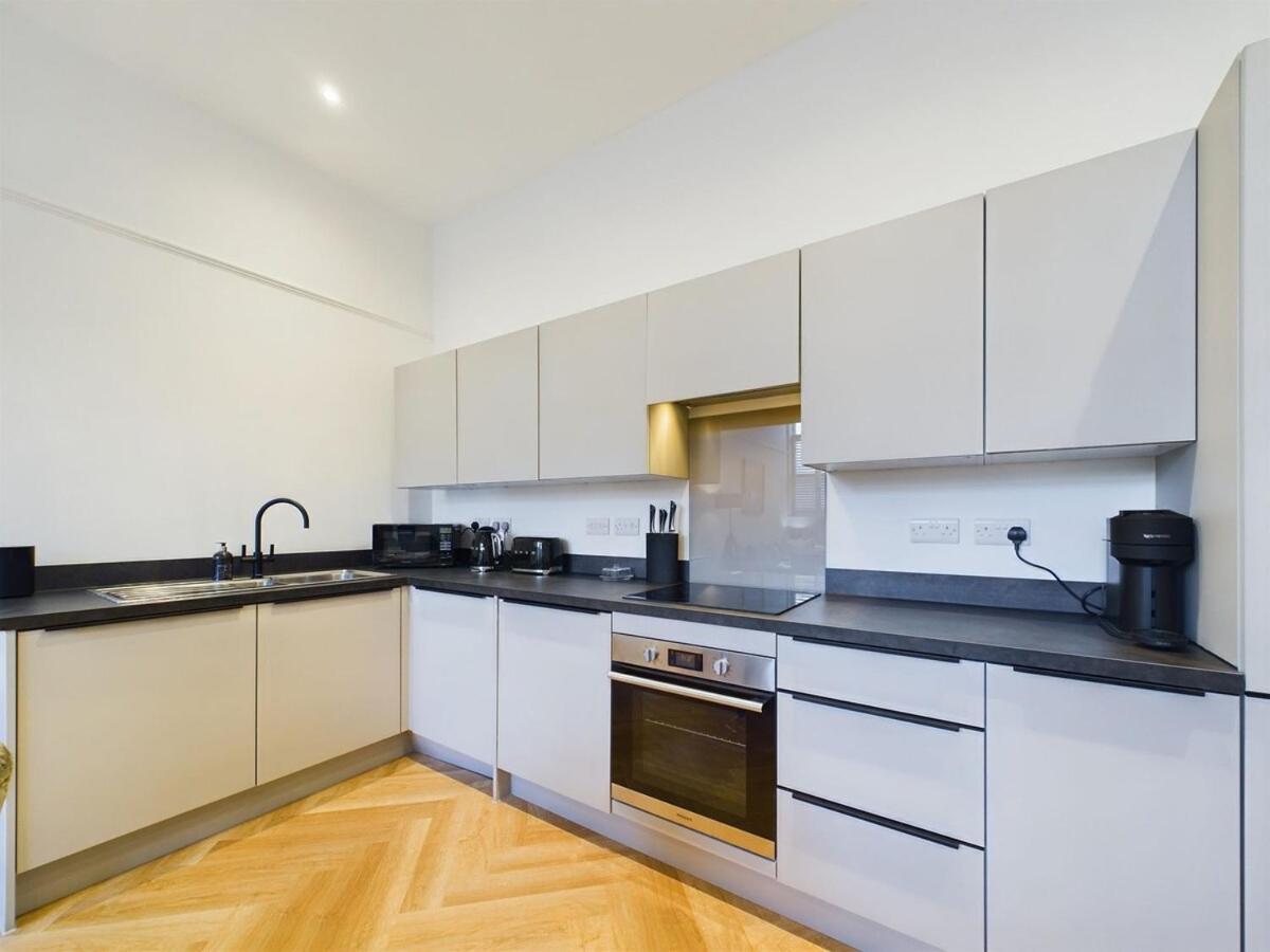 Luxury Town Centre 2-bed Chapel Conversion With Private Parking