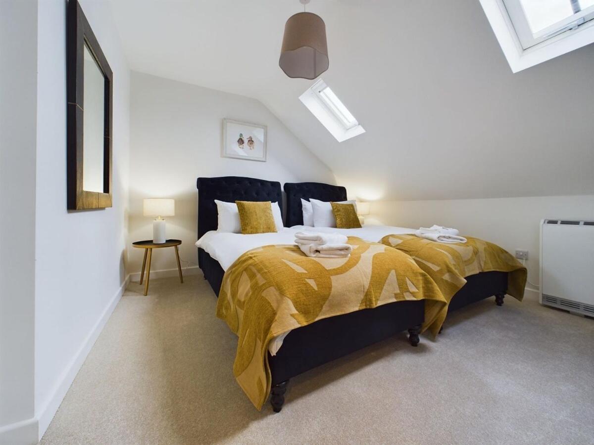 Luxury Town Centre 2-bed Chapel Conversion With Private Parking Holiday home