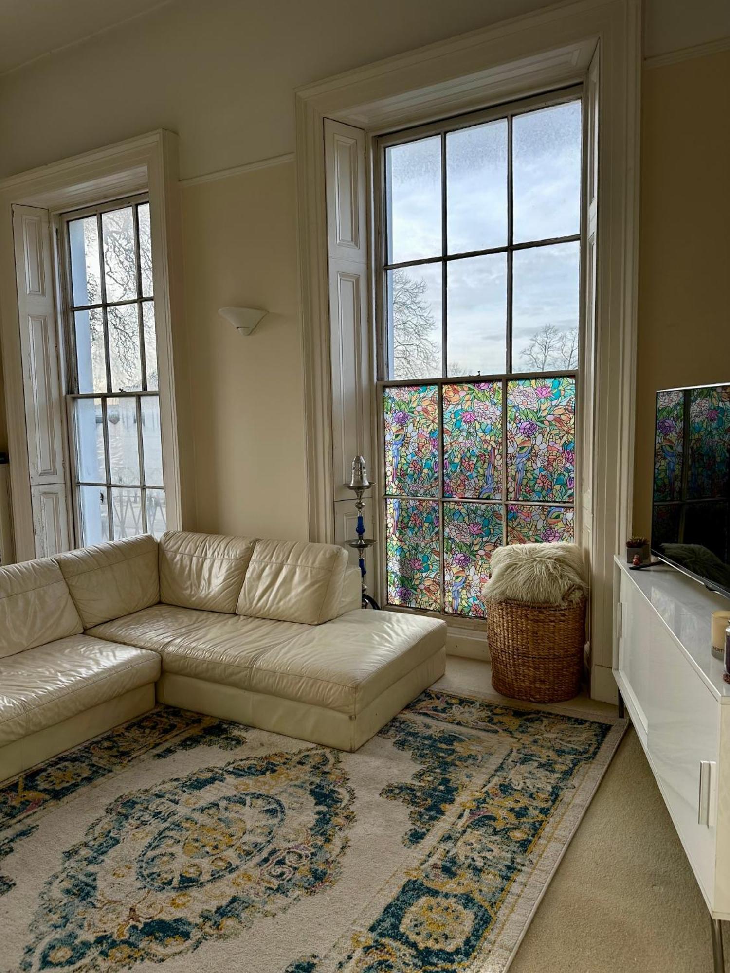 Apartment 1 Mile From Racecourse