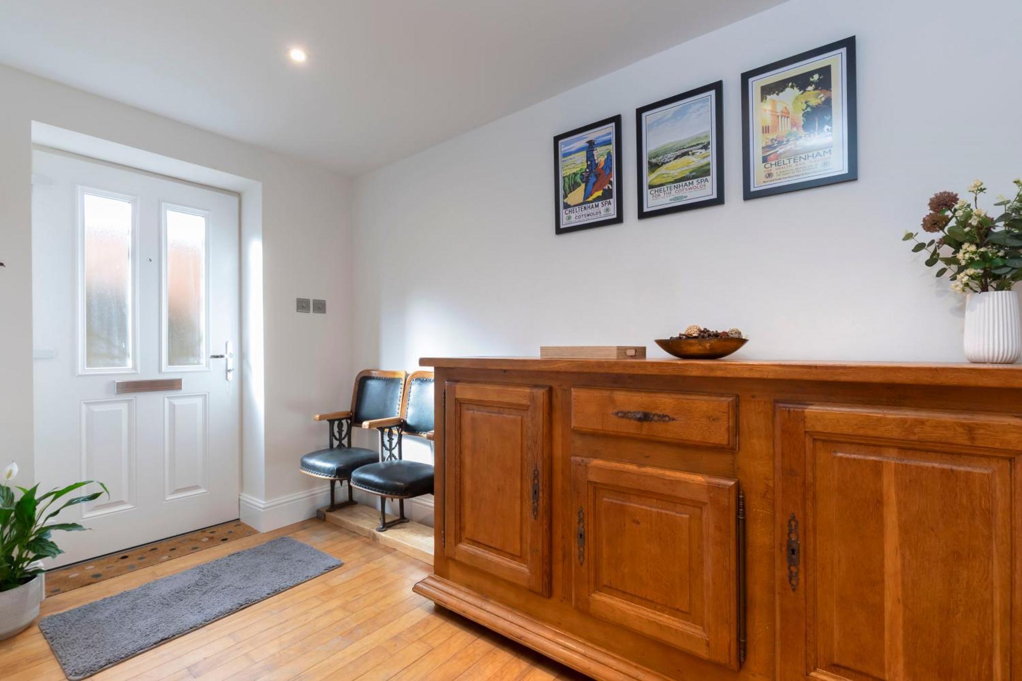 Apartment Charming Two Bedroom In Fairview *