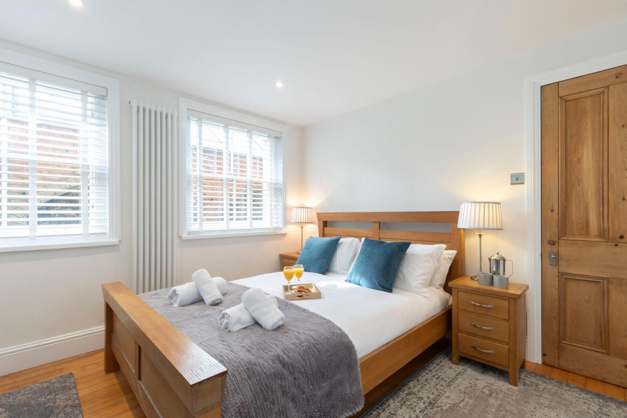 Apartment Charming Two Bedroom In Fairview Cheltenham
