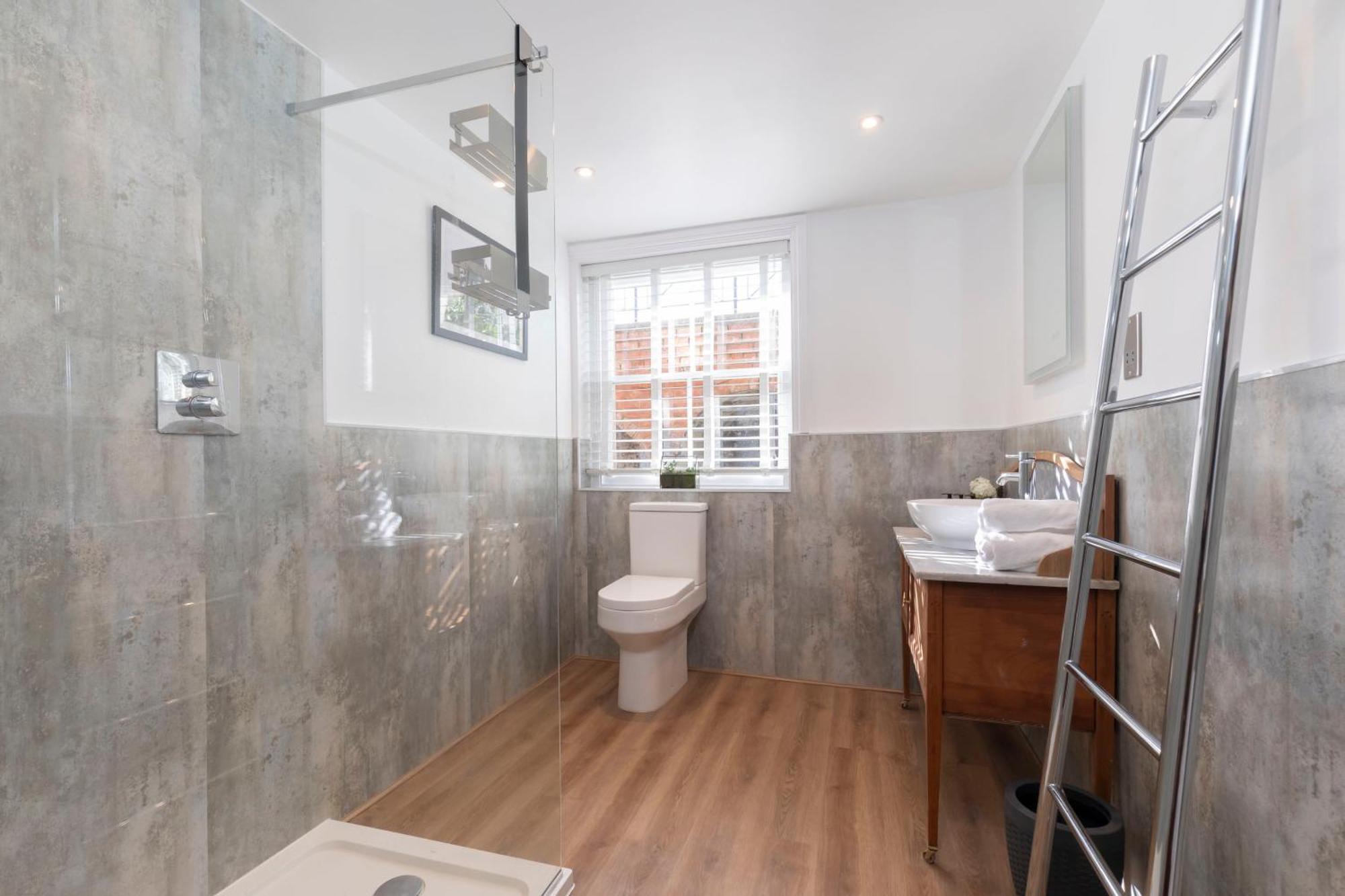 Apartment Charming Two Bedroom In Fairview Cheltenham
