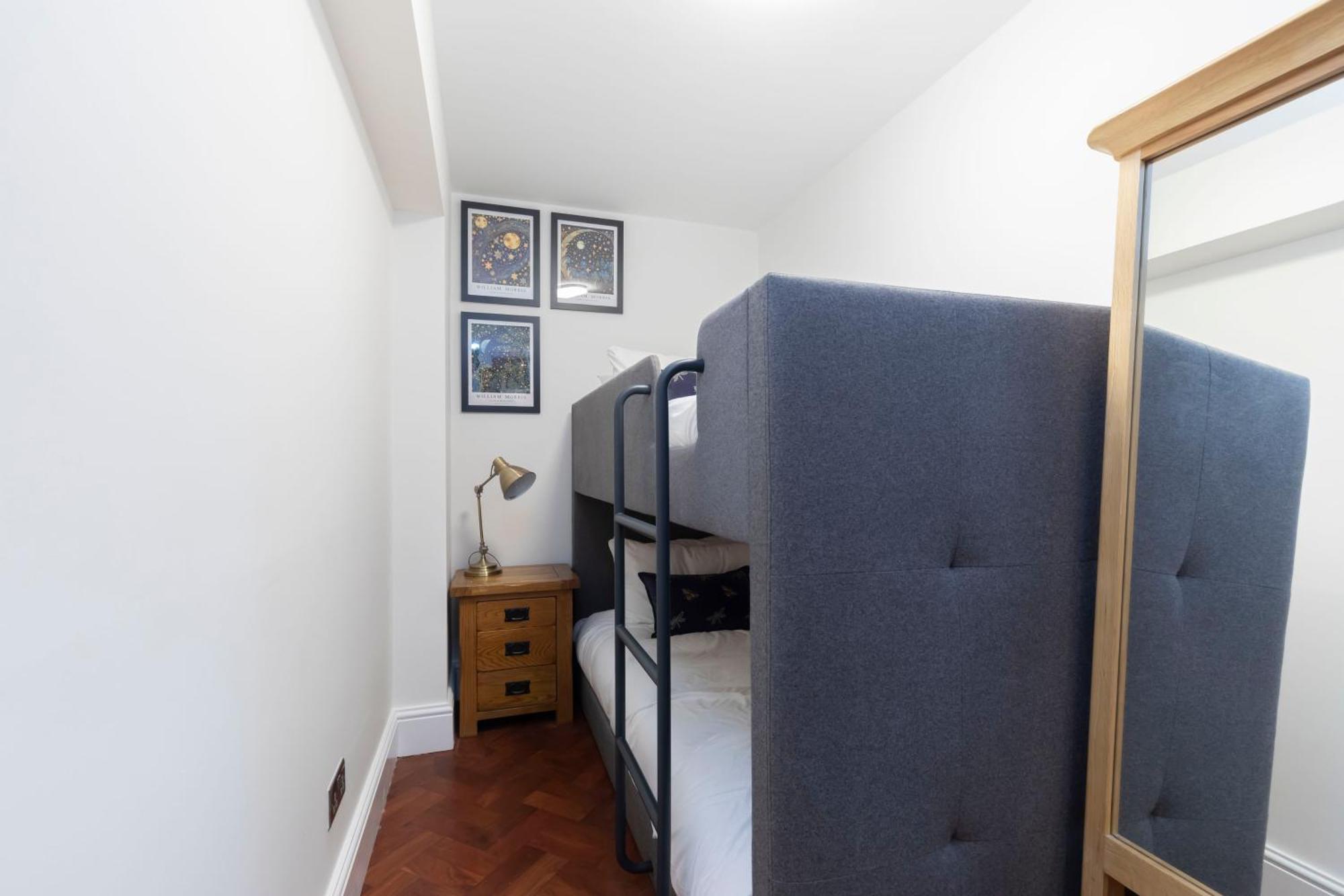 Charming Two Bedroom In Fairview * Cheltenham