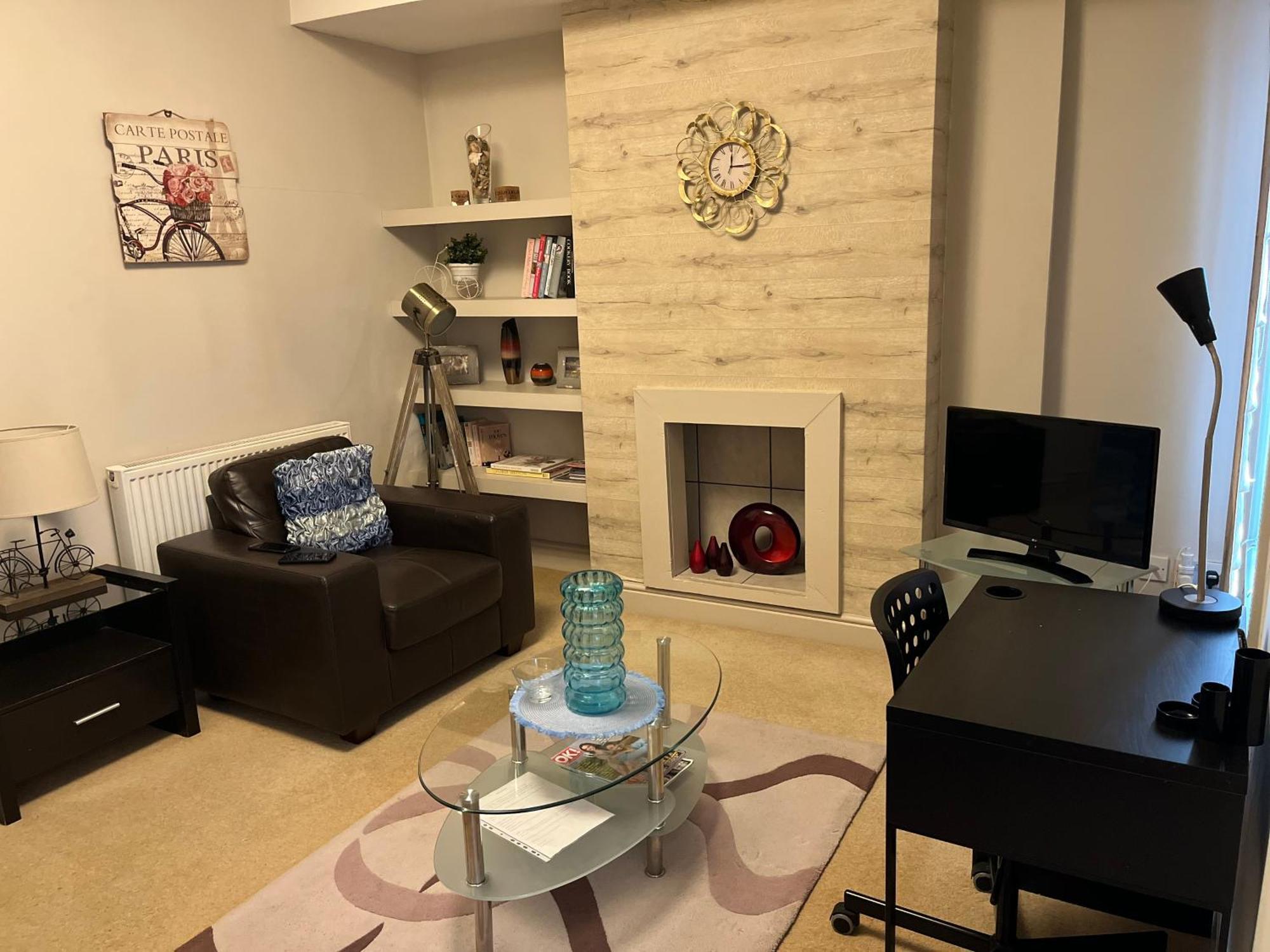 In The Heart Of Cheltenham/ Parking Apartment