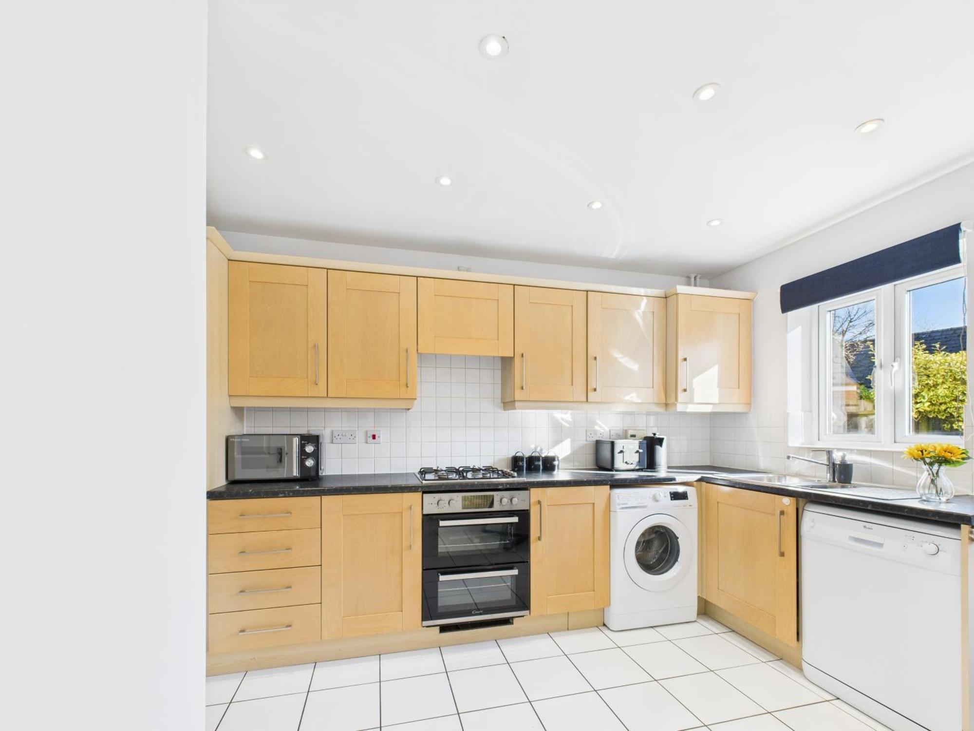 New Prestbury Place By Signature - 5 Bedroom House Near Racecourse