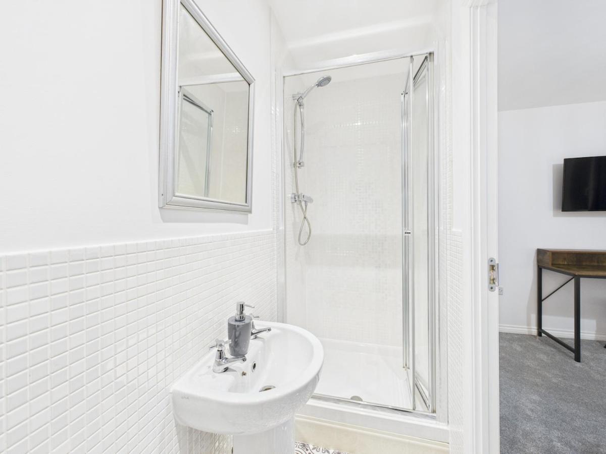 Holiday home New Prestbury Place By Signature - 5 Bedroom House Near Racecourse Cheltenham