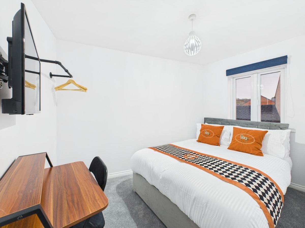 New Prestbury Place By Signature - 5 Bedroom House Near Racecourse Cheltenham