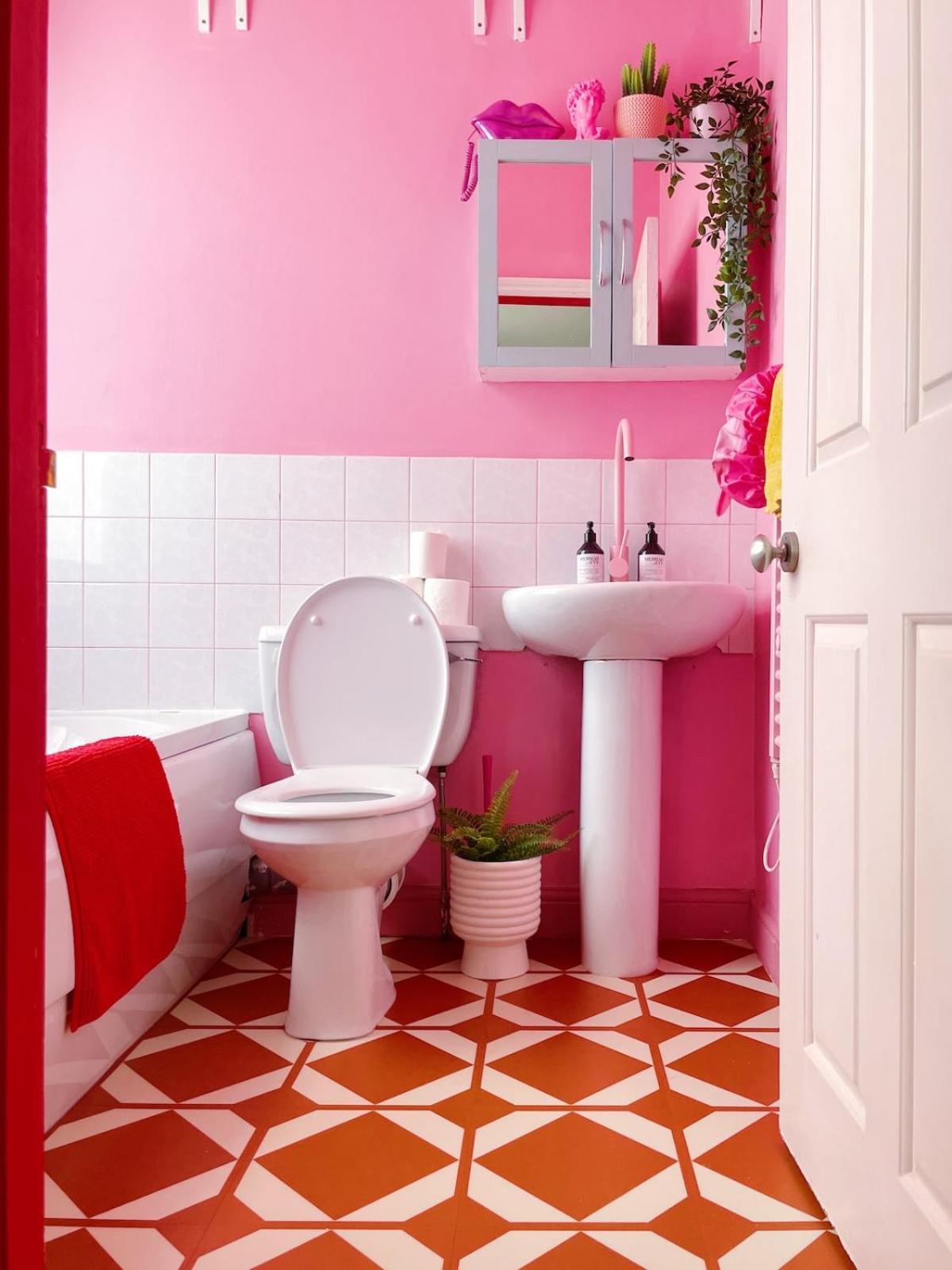 Colourful Close To Town Centre * Cheltenham