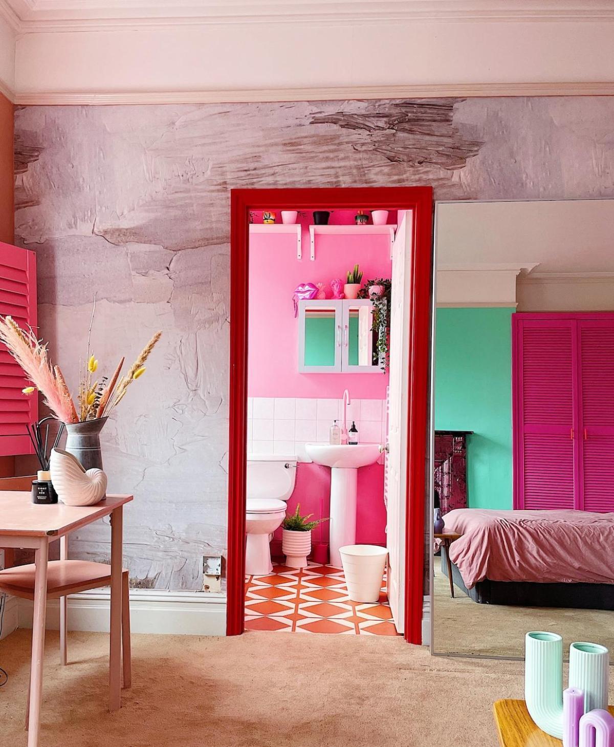 Colourful Close To Town Centre * Cheltenham