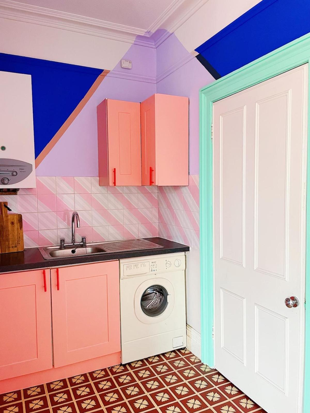 Apartment Colourful Close To Town Centre Cheltenham